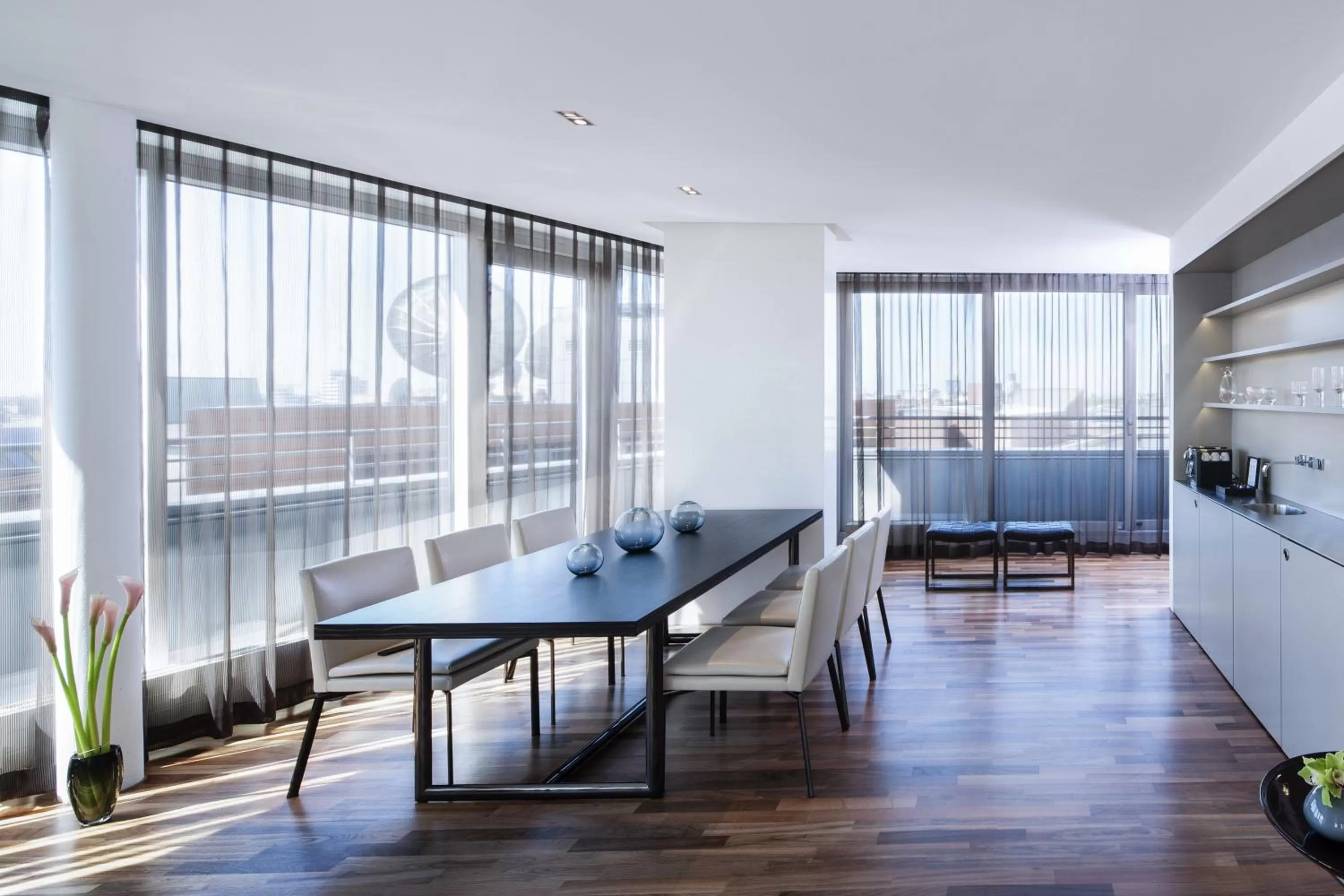 Kitchen or kitchenette in The Mandala Berlin, a Member of Design Hotels