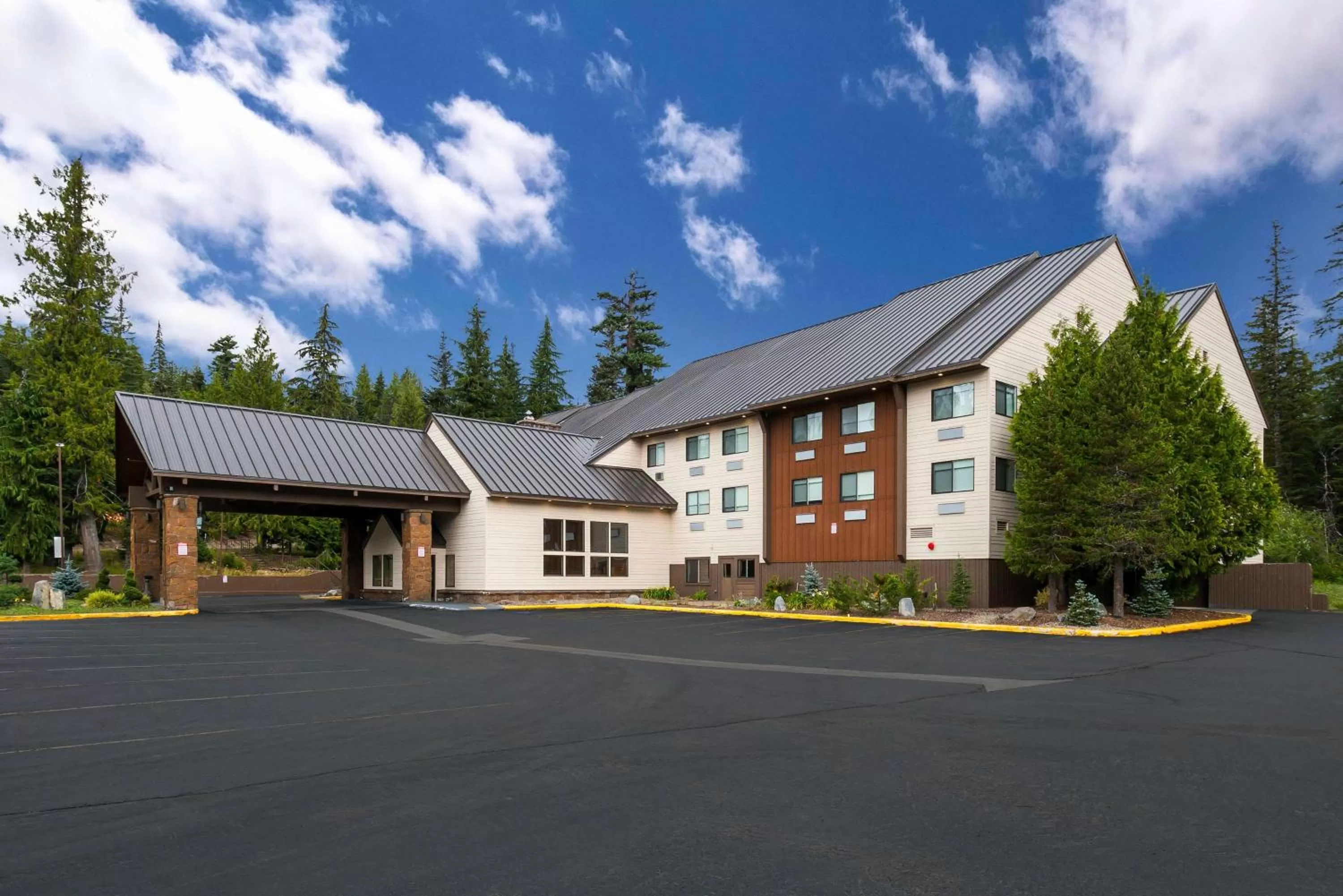 Property building in Best Western Mt. Hood Inn