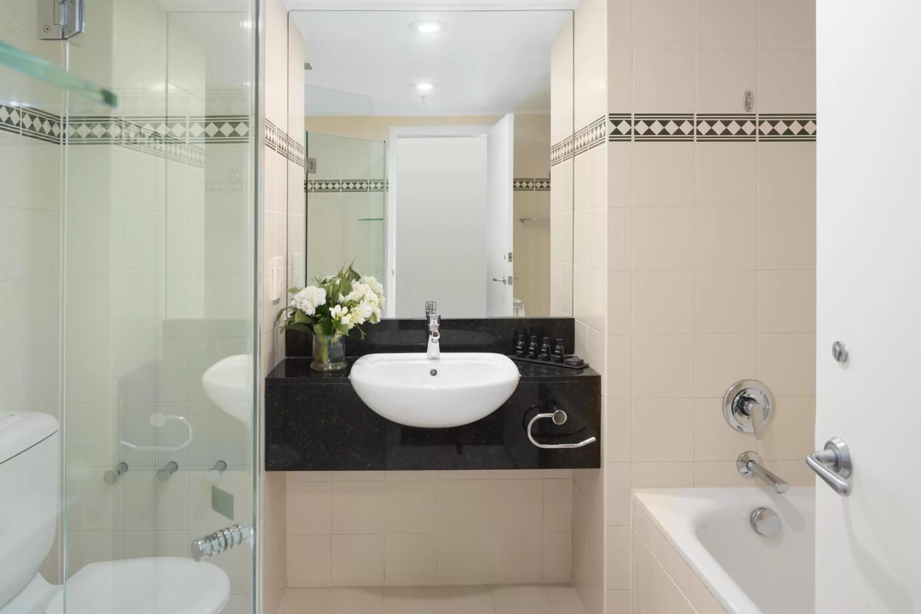 Shower in Rydges World Square