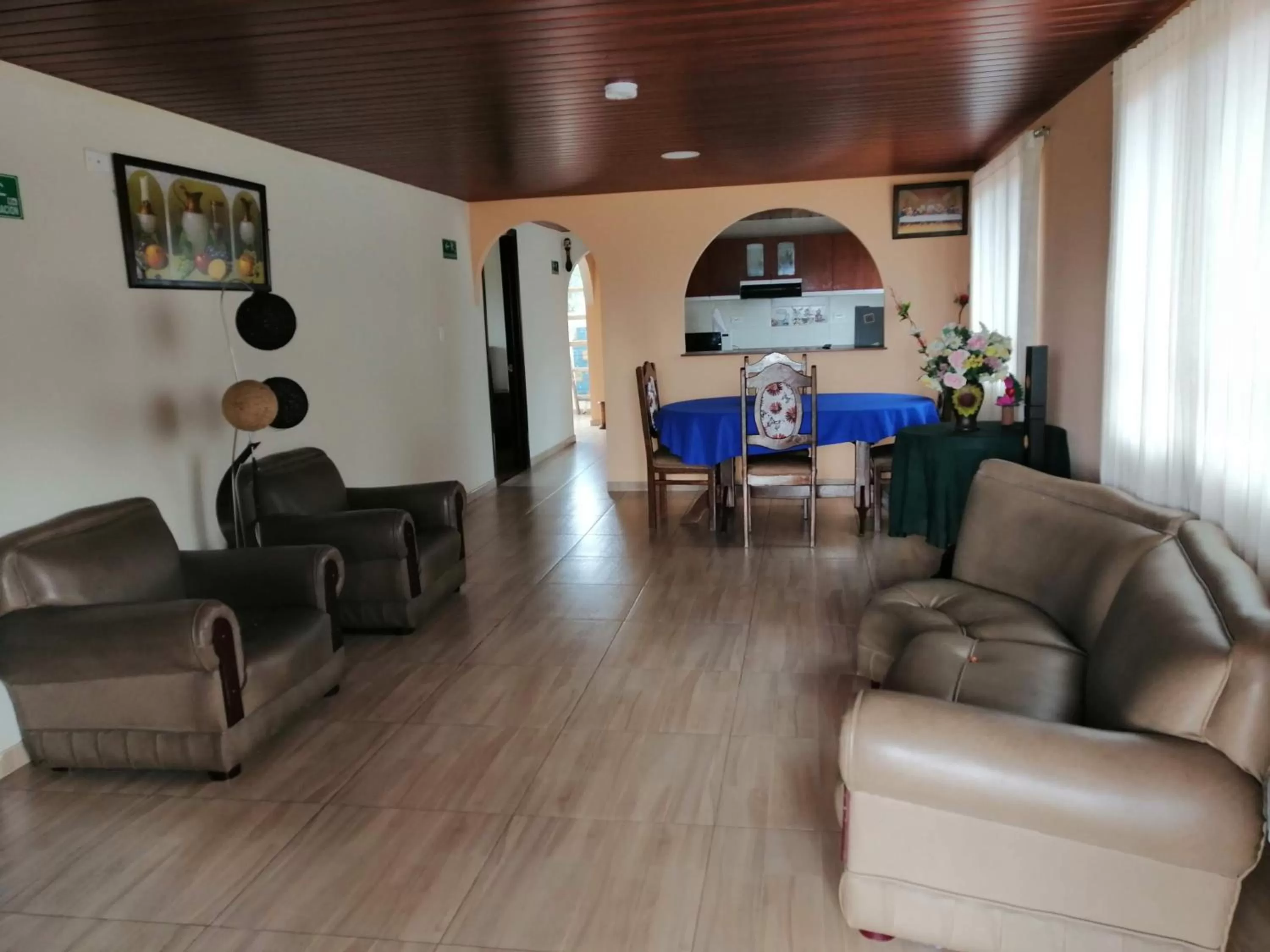 Portal de la Cascada - Mongui