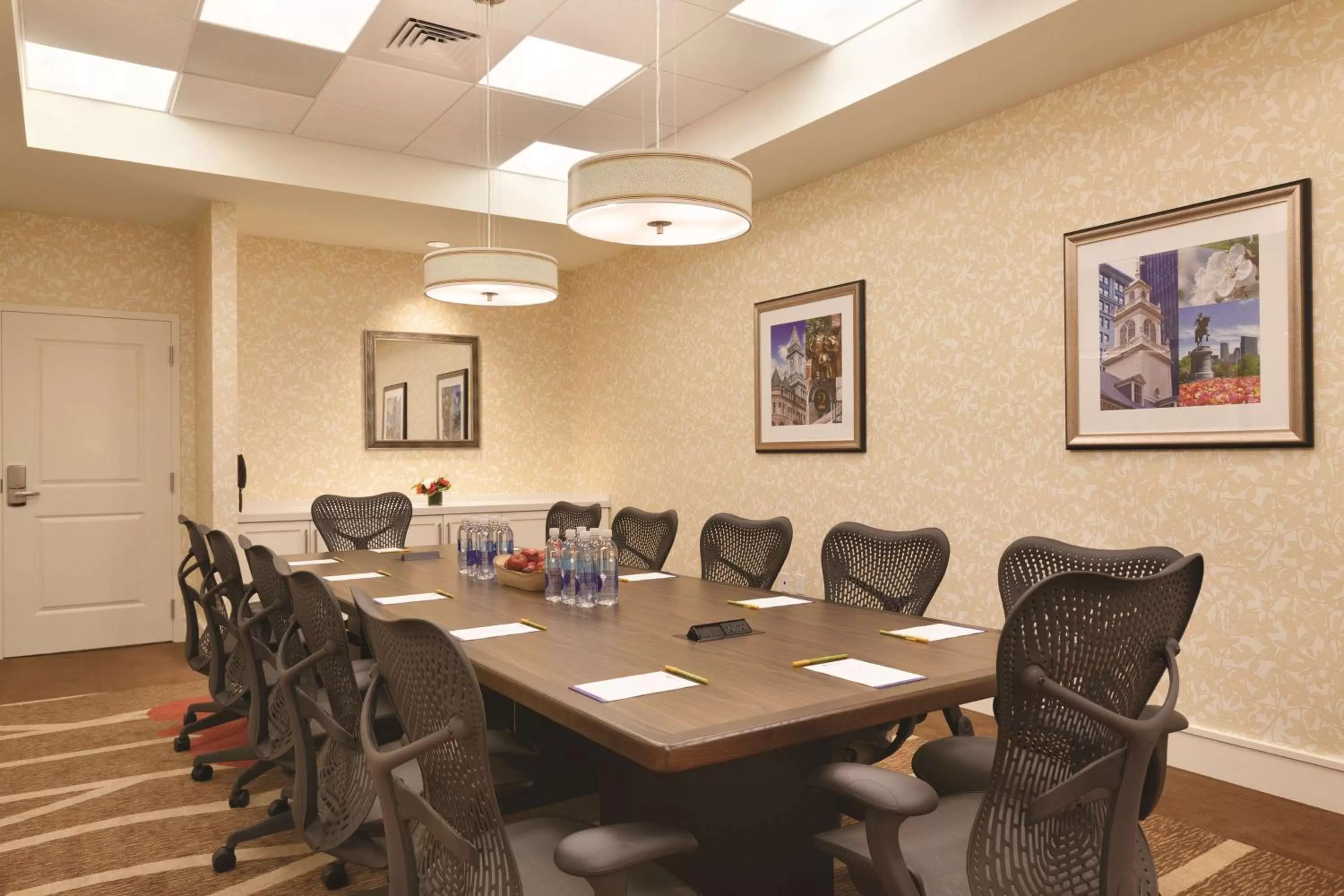 Meeting/conference room in Hilton Garden Inn Boston Logan Airport