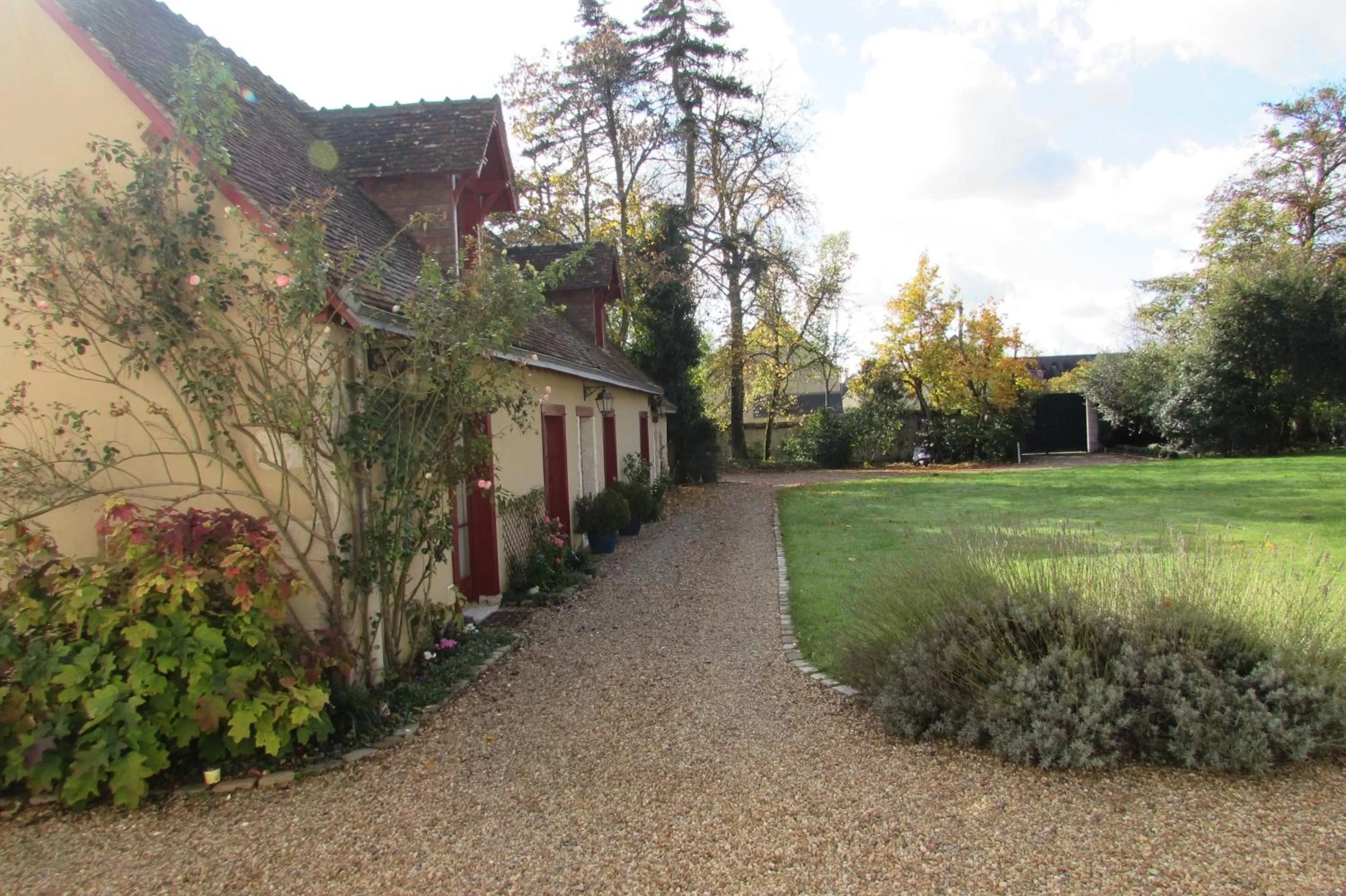 Facade/entrance, Property Building in Le Plessis BBB
