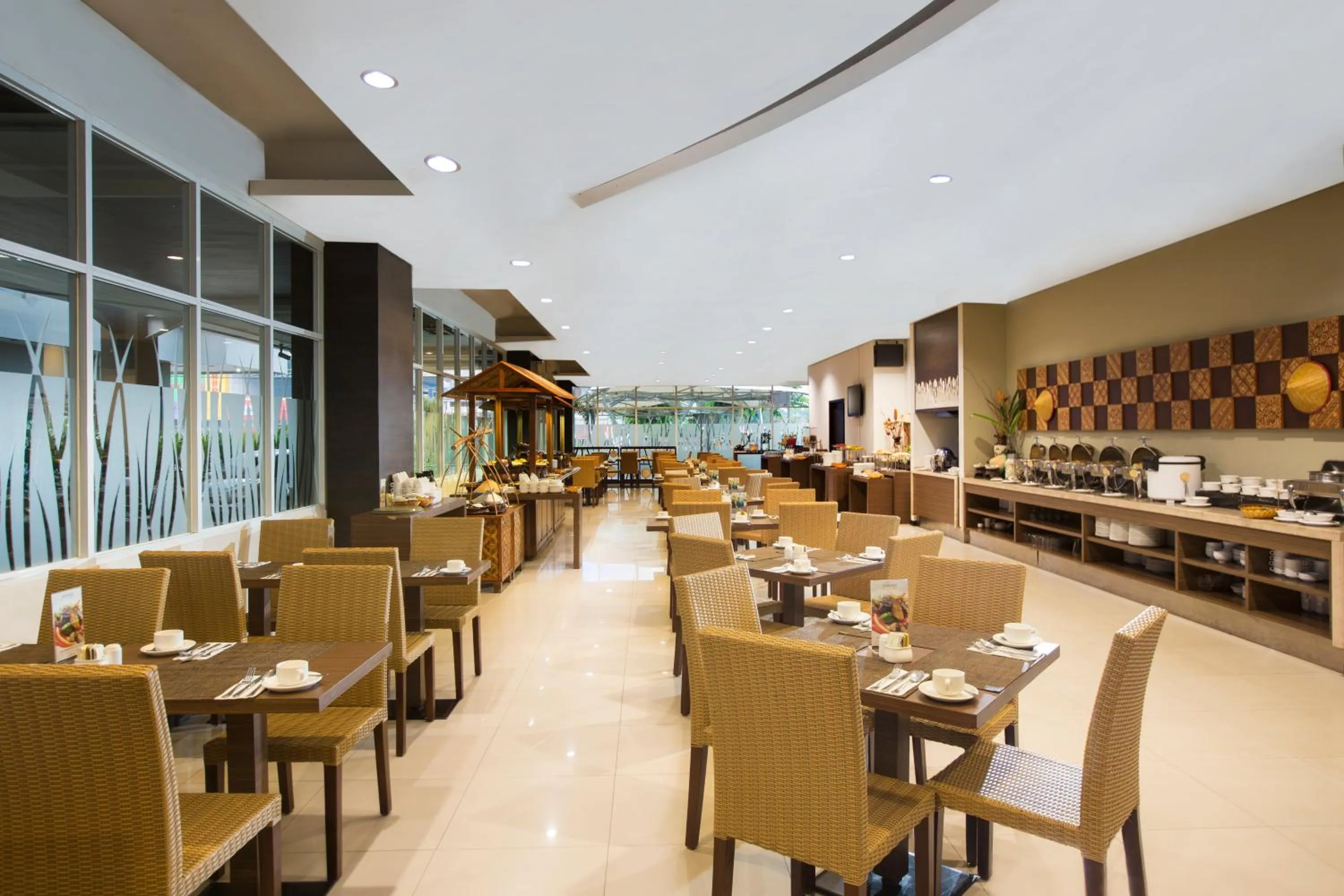 Restaurant/places to eat in Hotel Santika Bengkulu