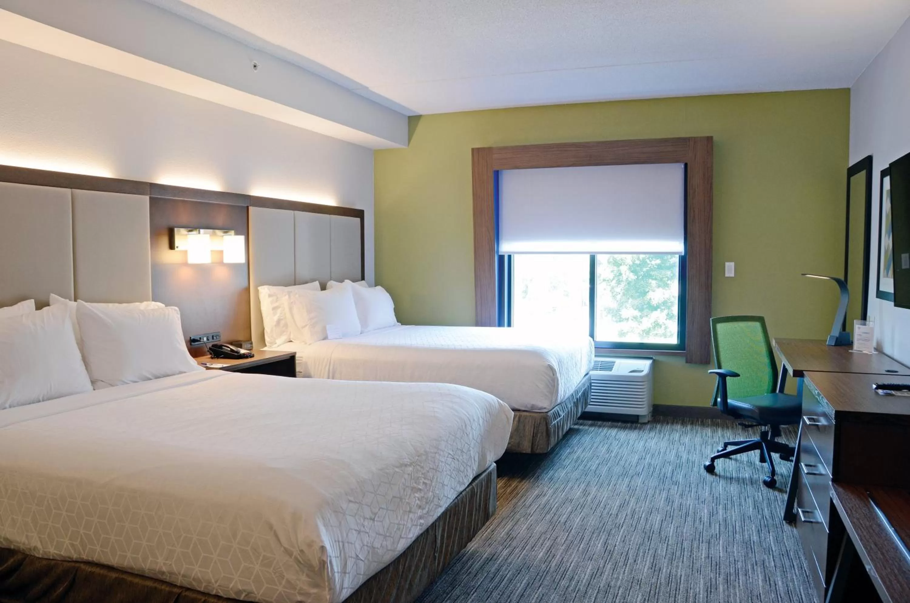 Photo of the whole room, Bed in Holiday Inn Express Hotel & Suites Mount Juliet - Nashville Area by IHG