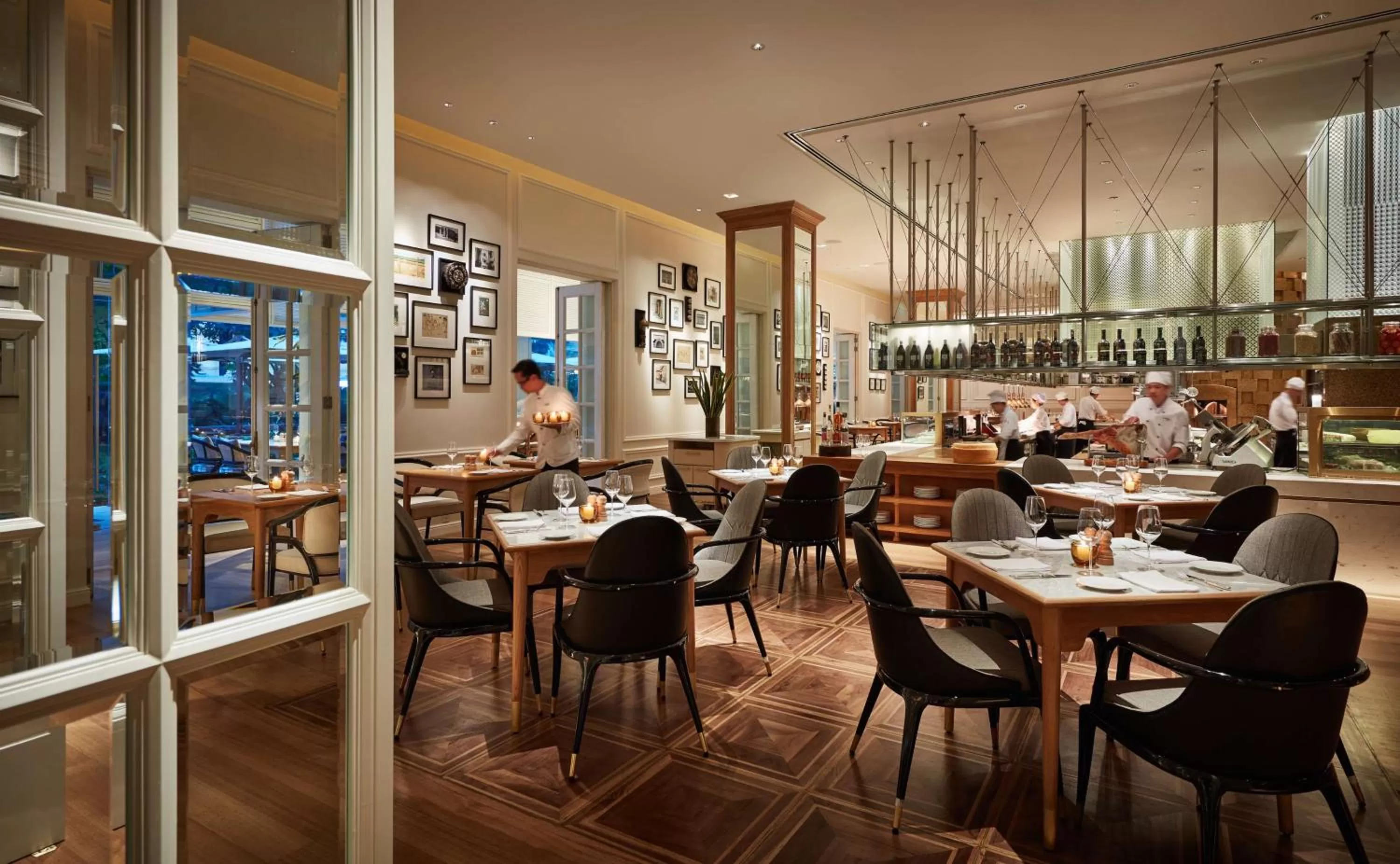 Restaurant/places to eat in Park Hyatt Saigon