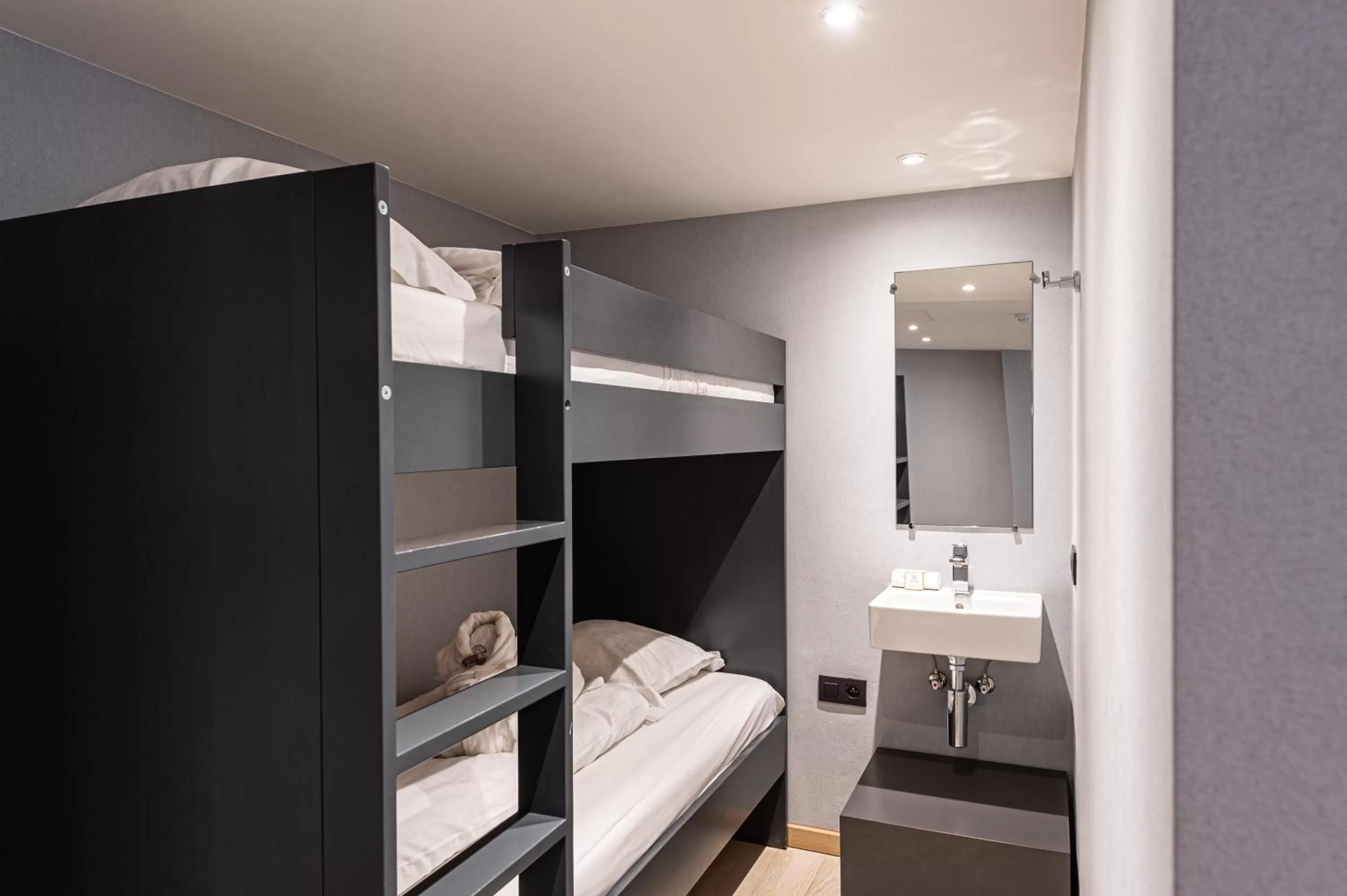 bunk bed, Bed in C-Hotels Andromeda