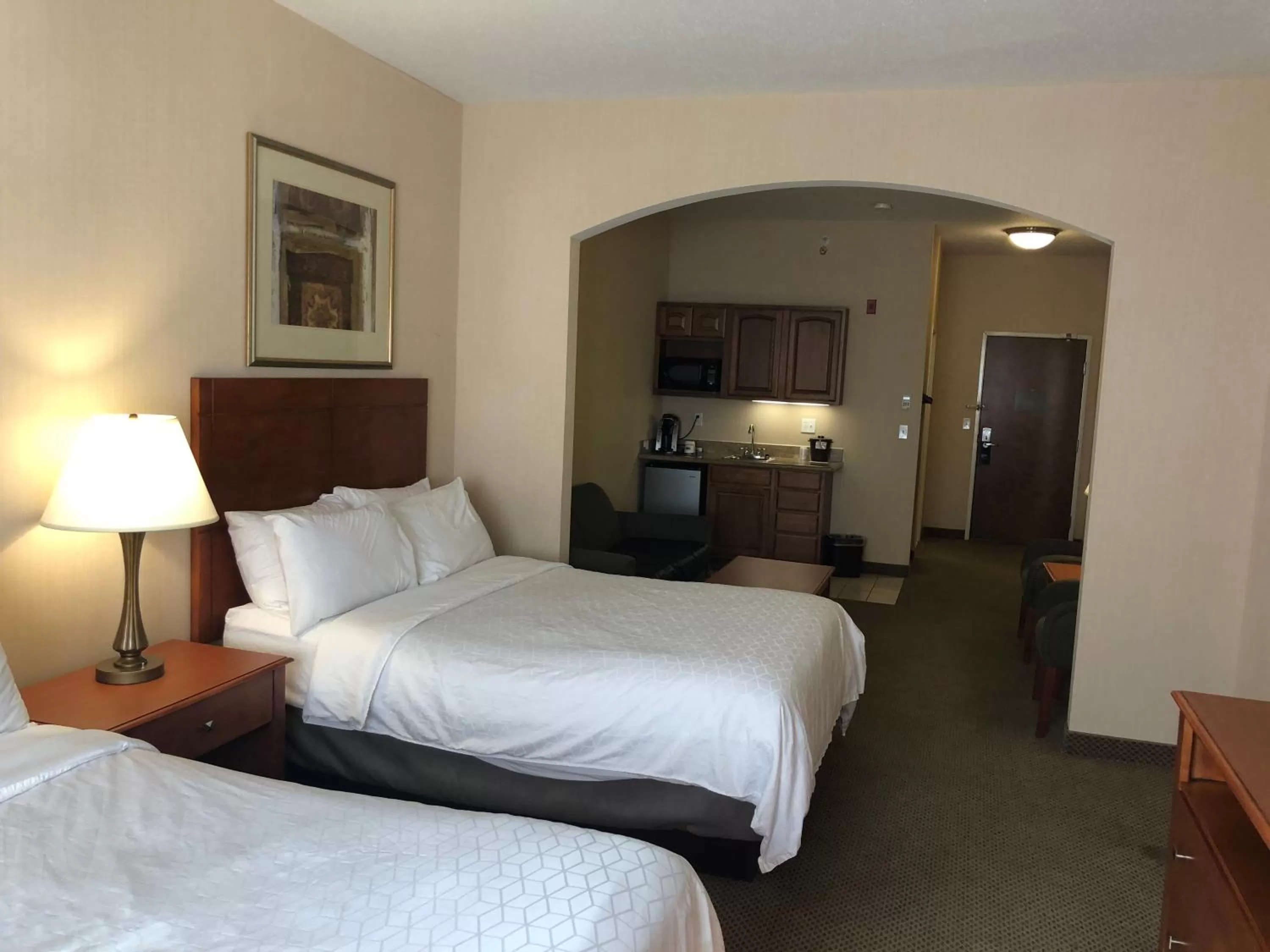 Bed in Holiday Inn Express Hotel & Suites Lansing-Dimondale by IHG