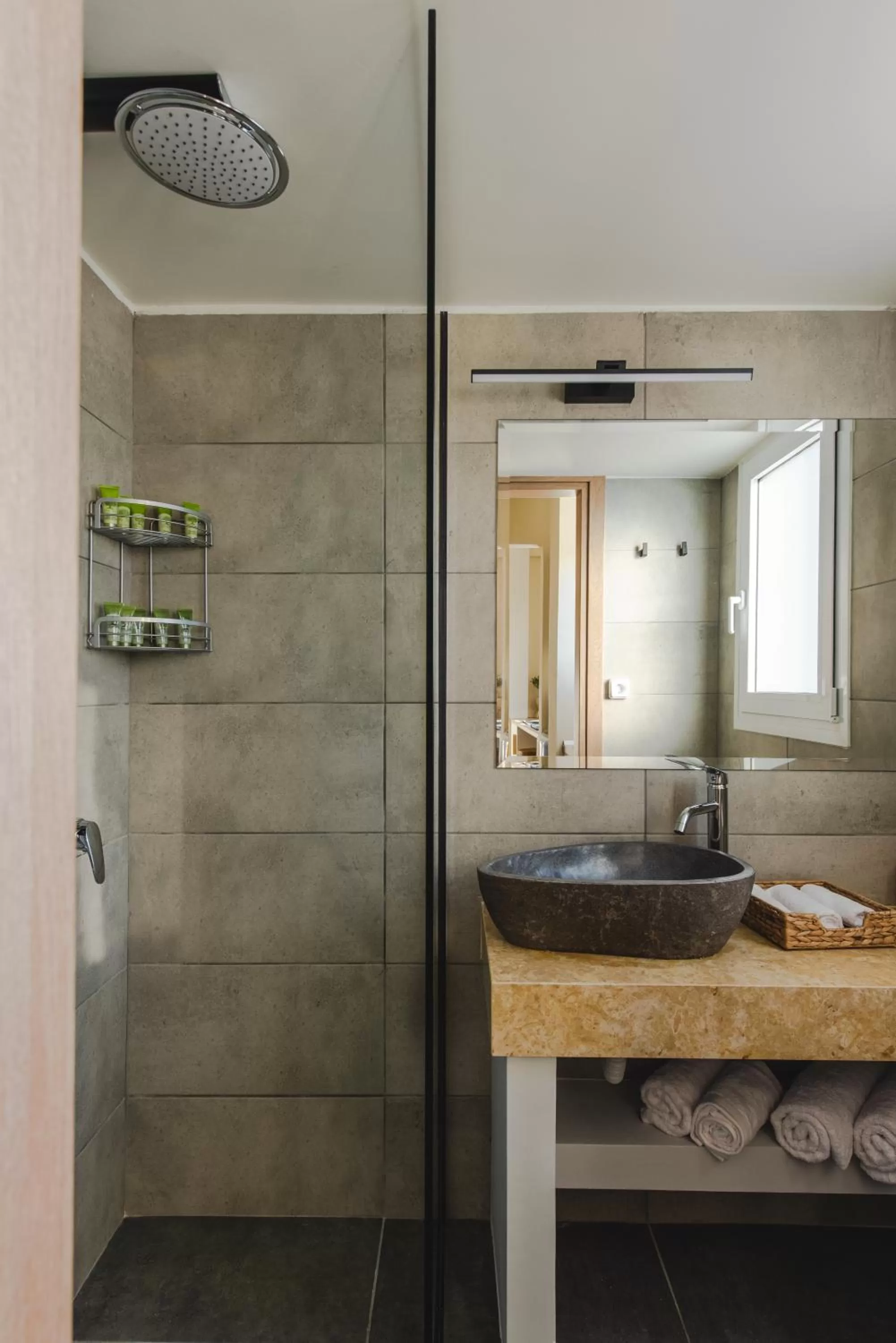 Shower in Living Stone Aparthotel
