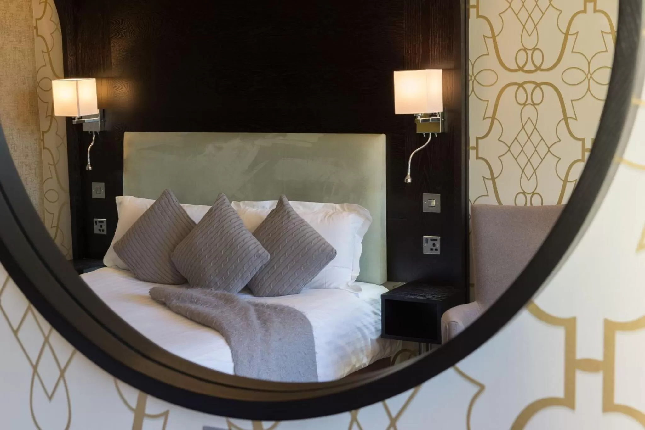 Bedroom, Bed in The Lincoln Hotel