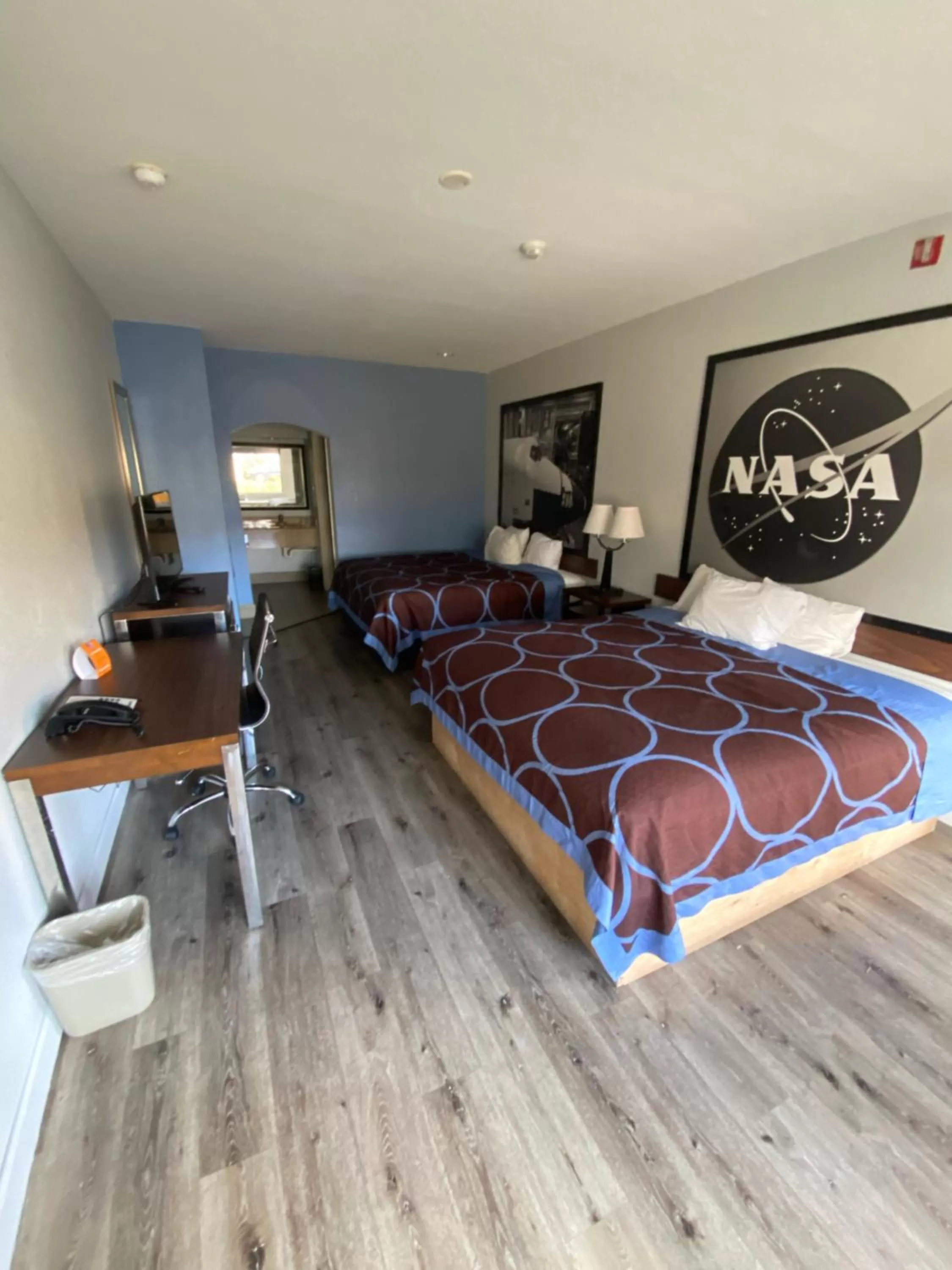 Bed in Super 8 by Wyndham Houston Hobby Airport South