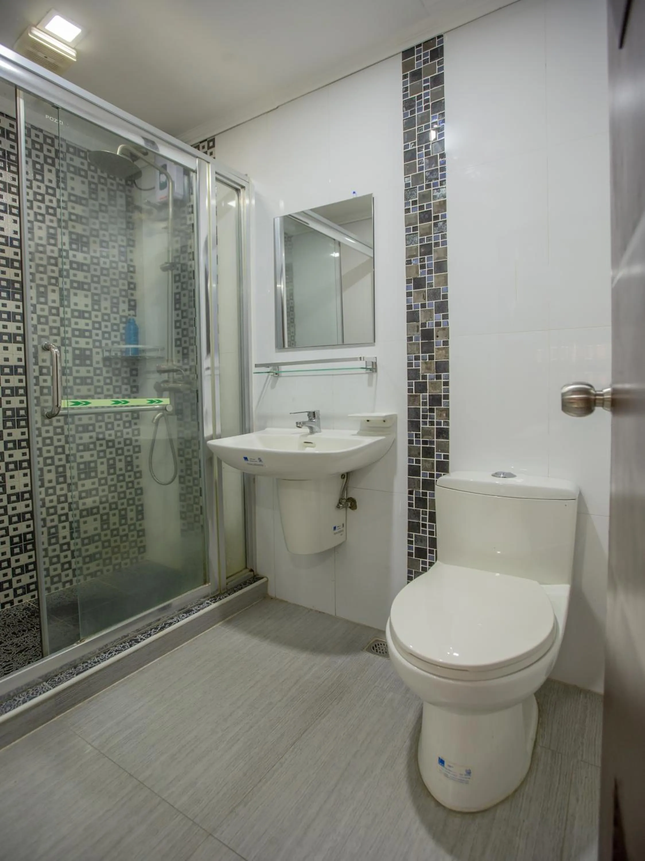 Bathroom in OYO 700 Pj Inn Hotel