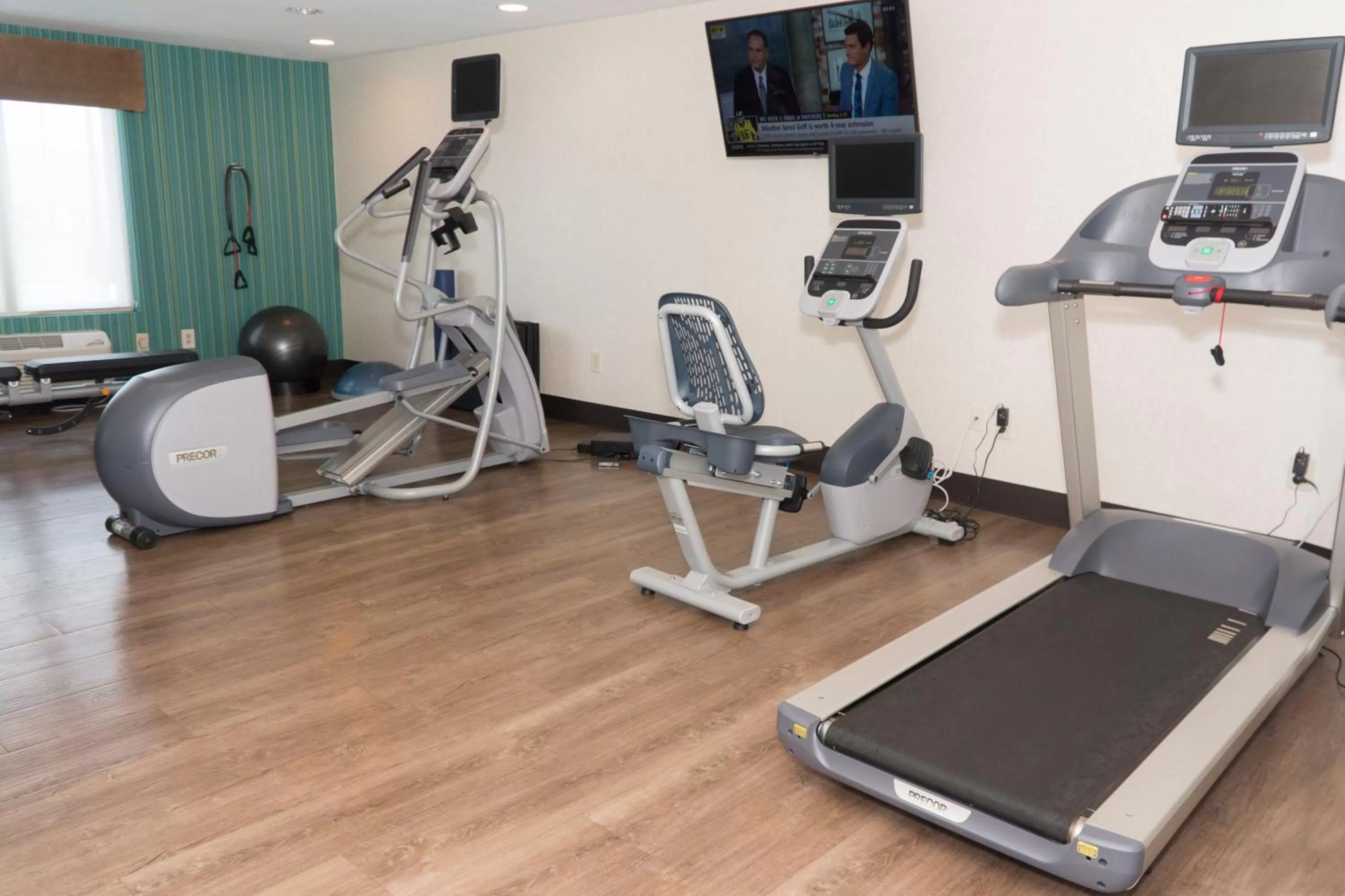 Fitness centre/facilities in Holiday Inn Express Hotel & Suites Madison by IHG