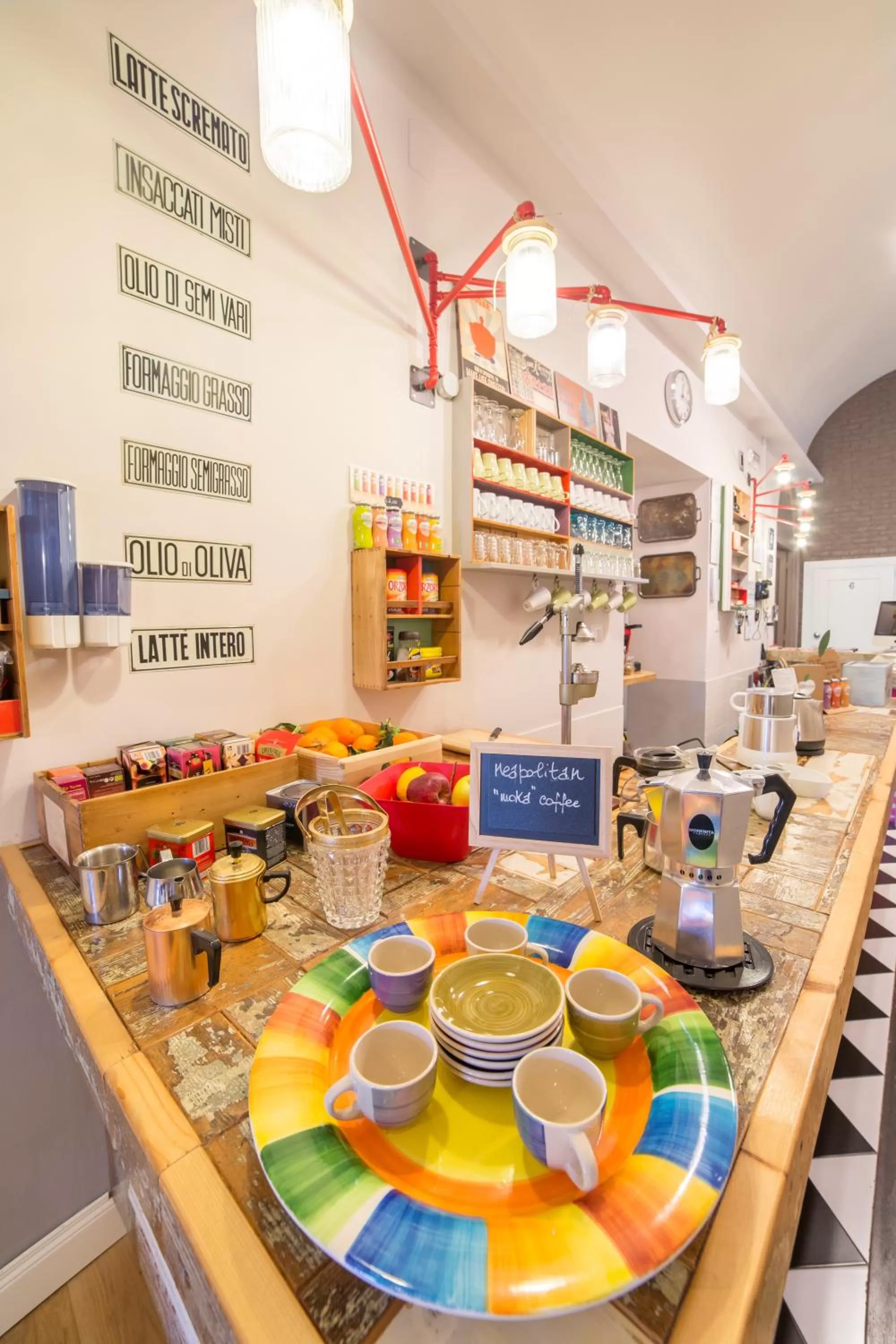 Drinks in The Bellini House by House In Naples