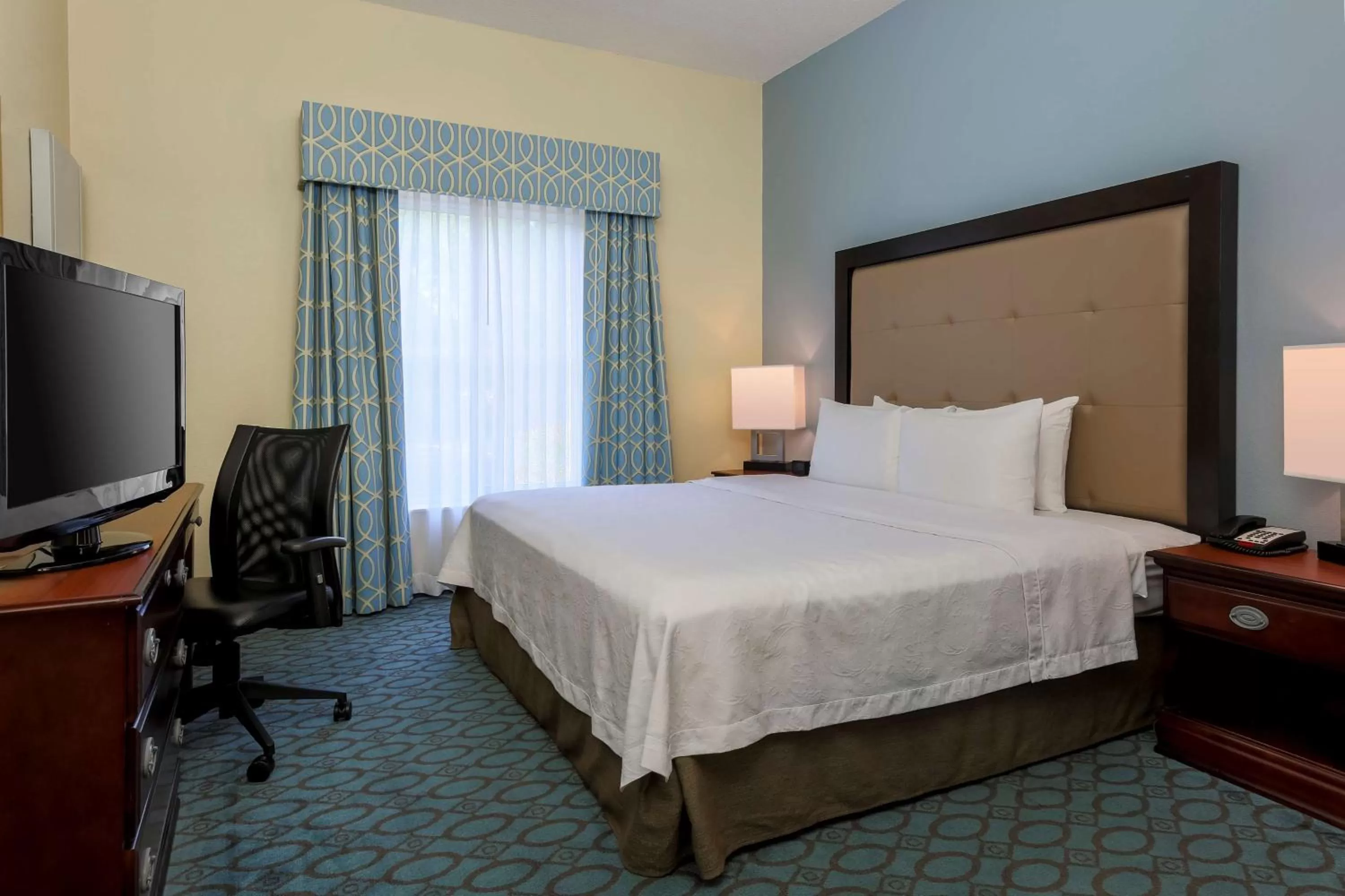 One-Bedroom King Suite with Bath Tub - Mobility Access in Homewood Suites Nashville Airport