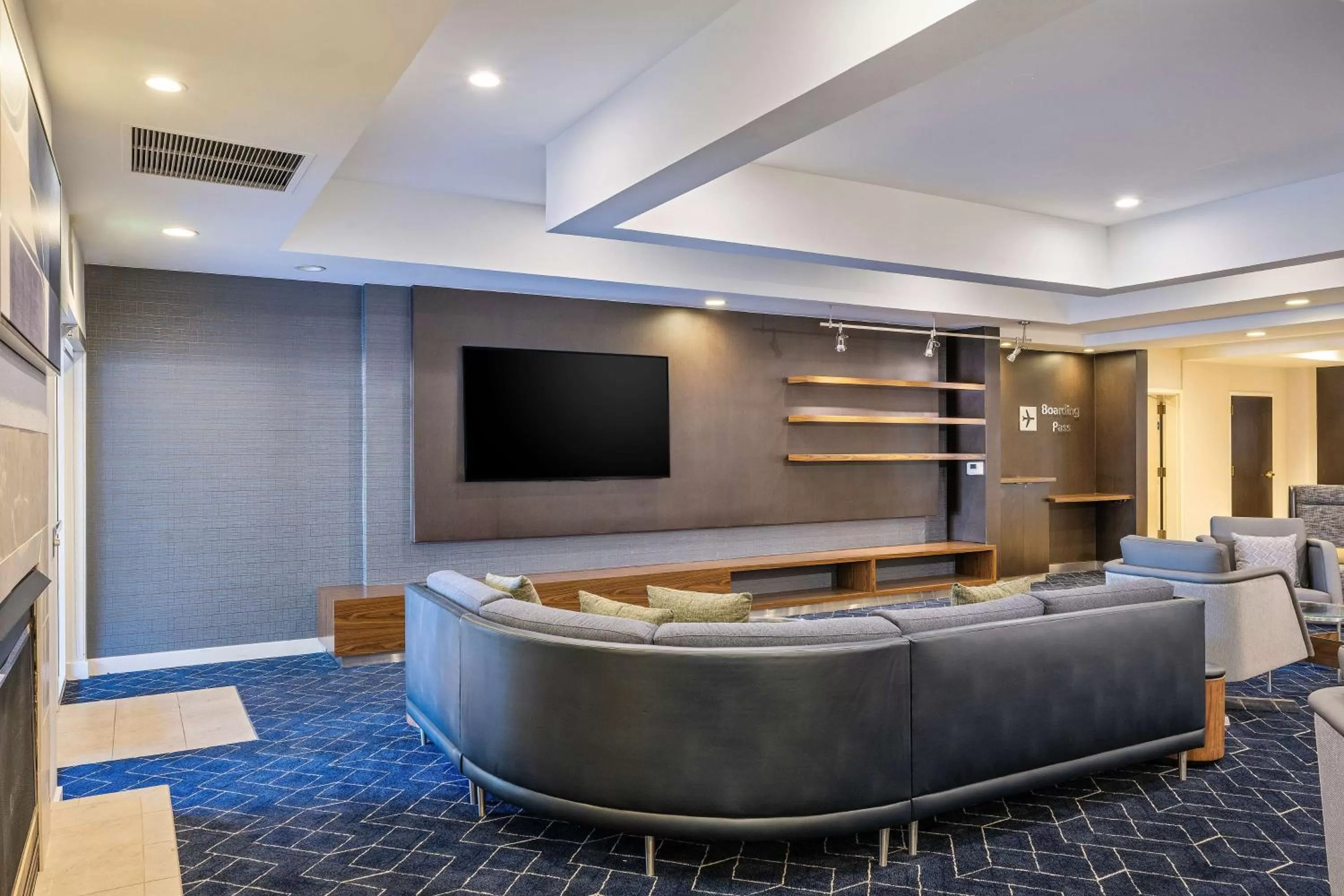 Lobby or reception in Sonesta Select San Ramon