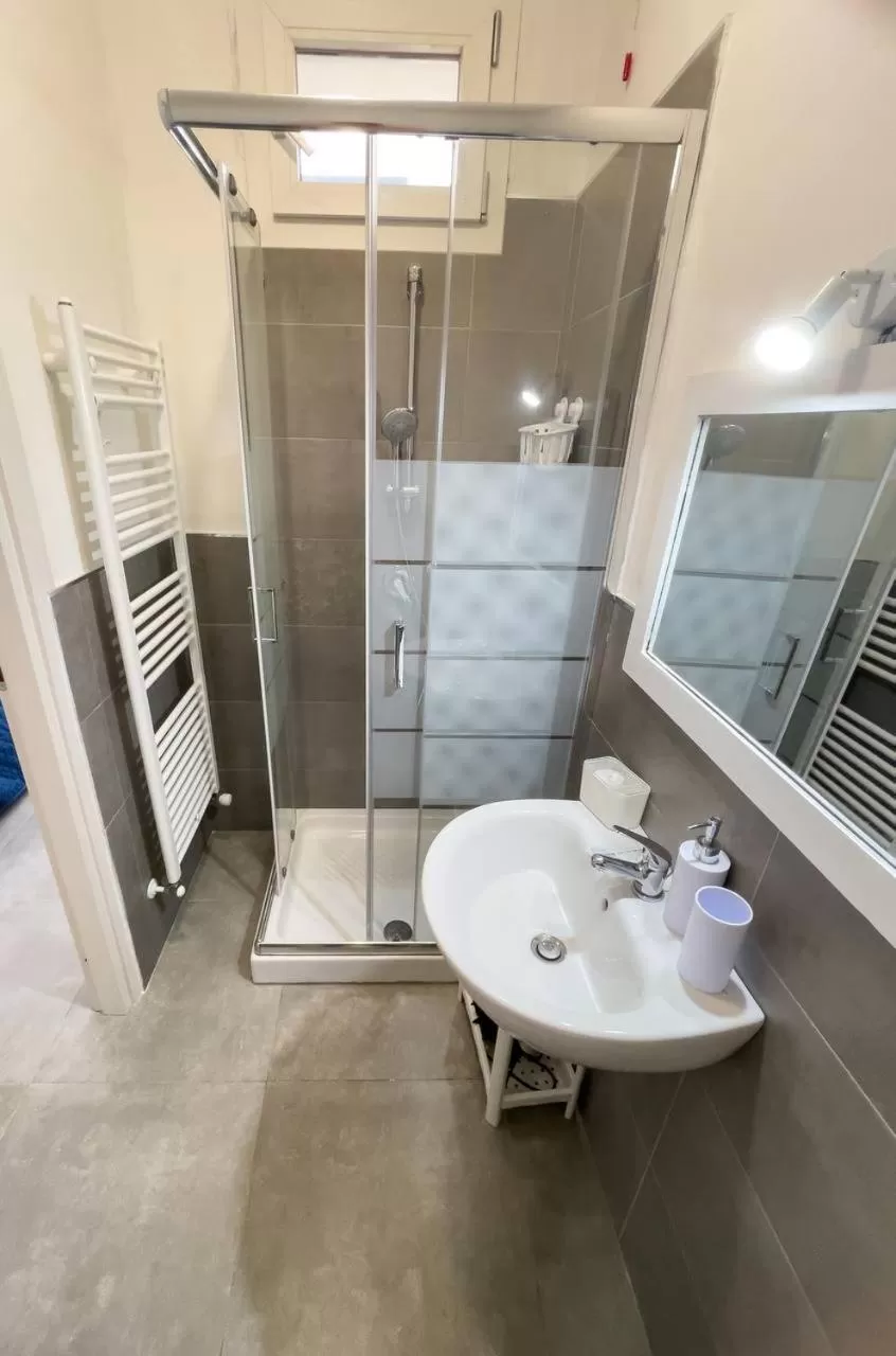 Bathroom in Tea House Alghero