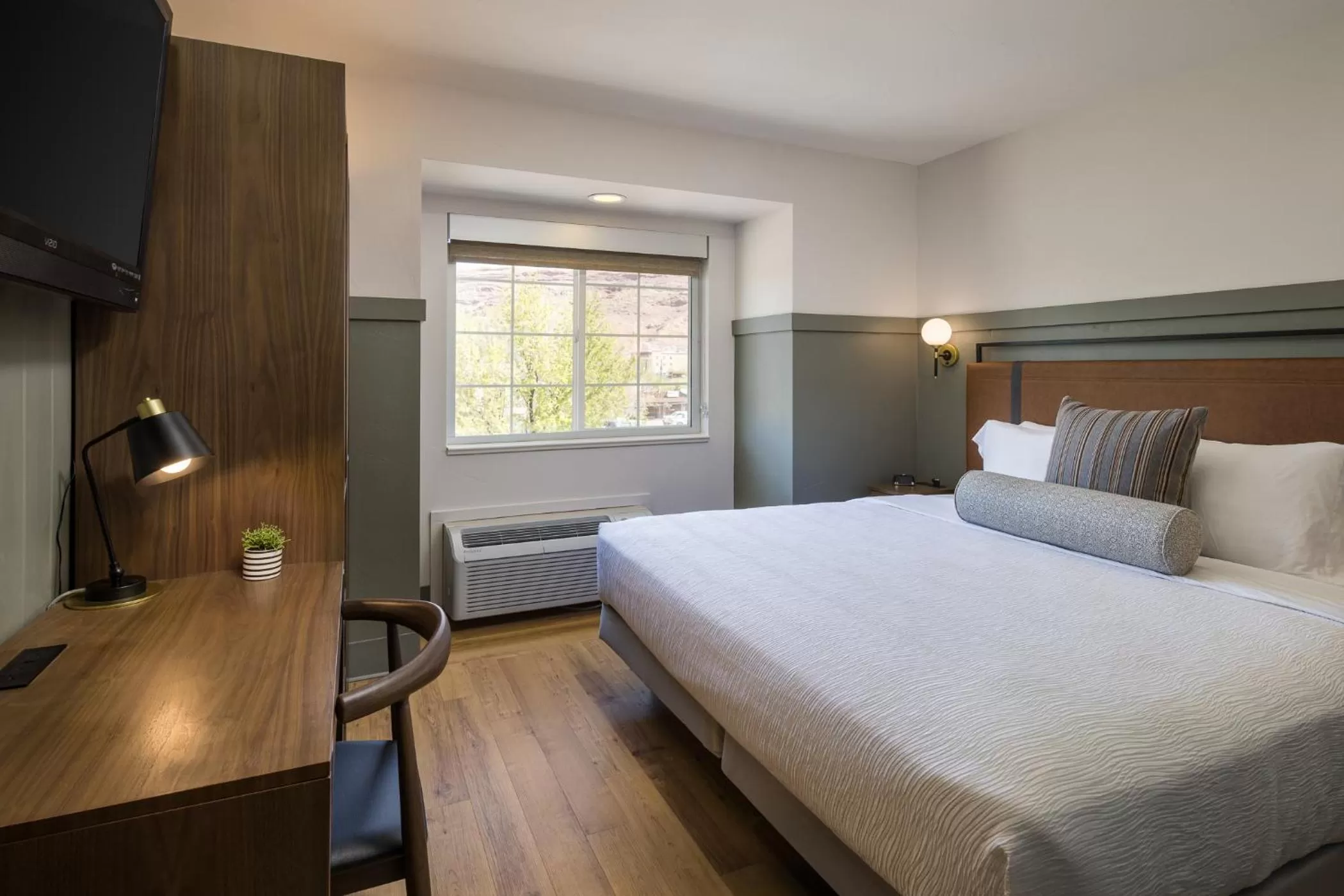 Bed in River Canyon Lodge