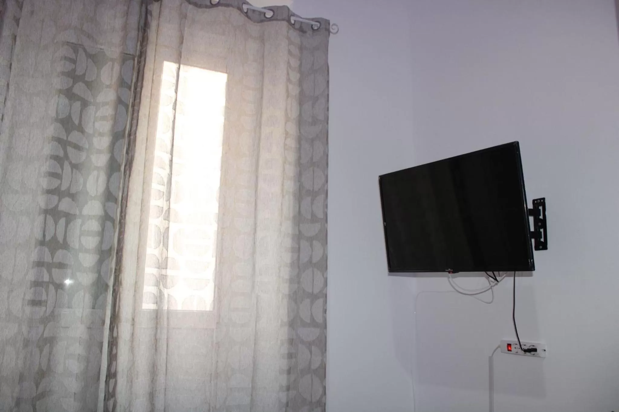 TV/Entertainment Center in Dolce Notte