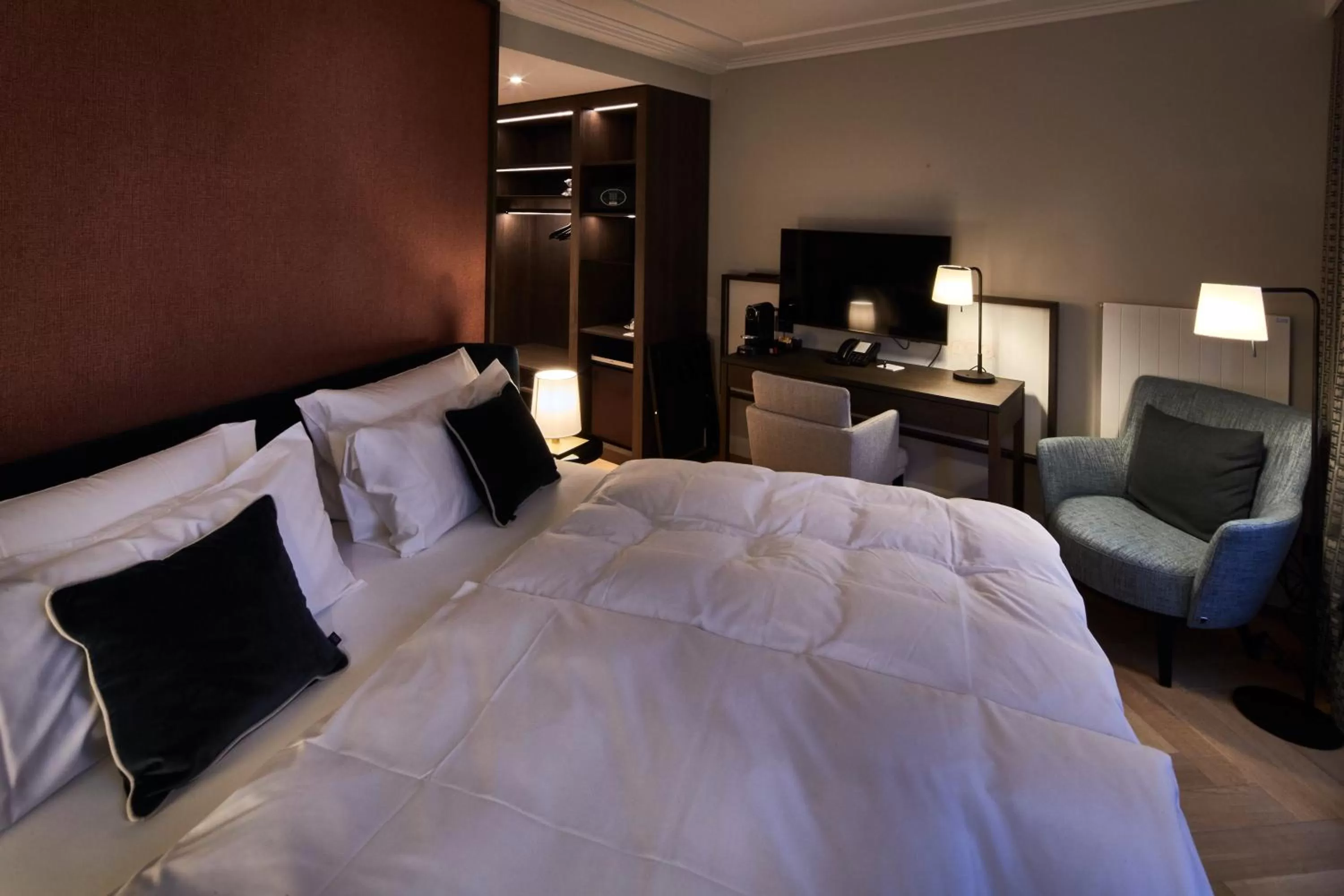 Bed in Clounys Hotel