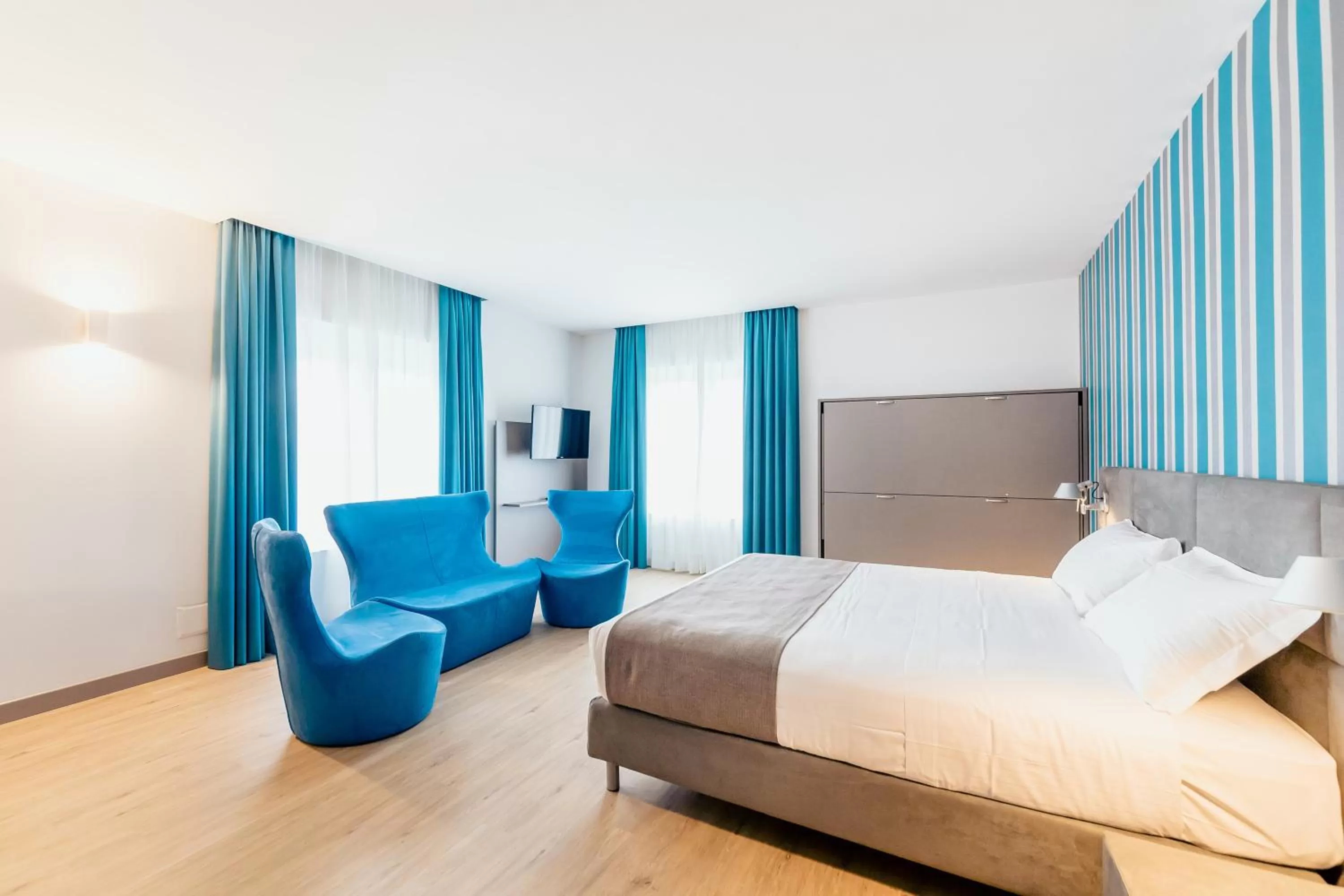 Photo of the whole room, Bed in Diamante MHotel