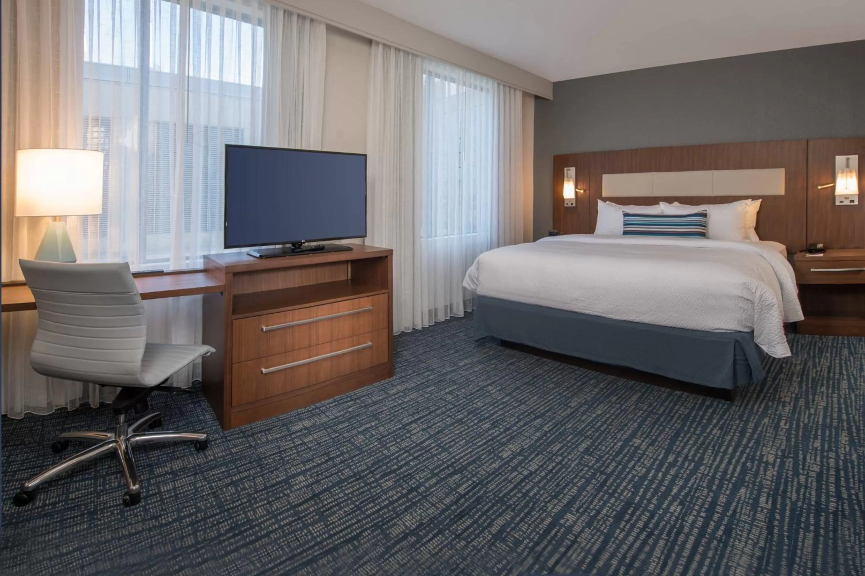 King Studio with Sofa Bed - Hearing Accessible in Residence Inn by Marriott Baltimore at The Johns Hopkins Medical Campus