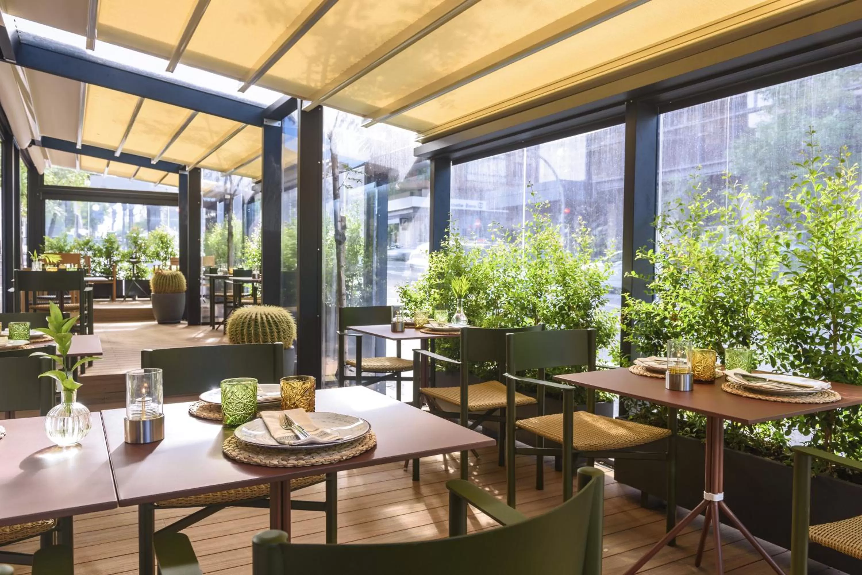 Restaurant/places to eat in Melia Madrid Serrano