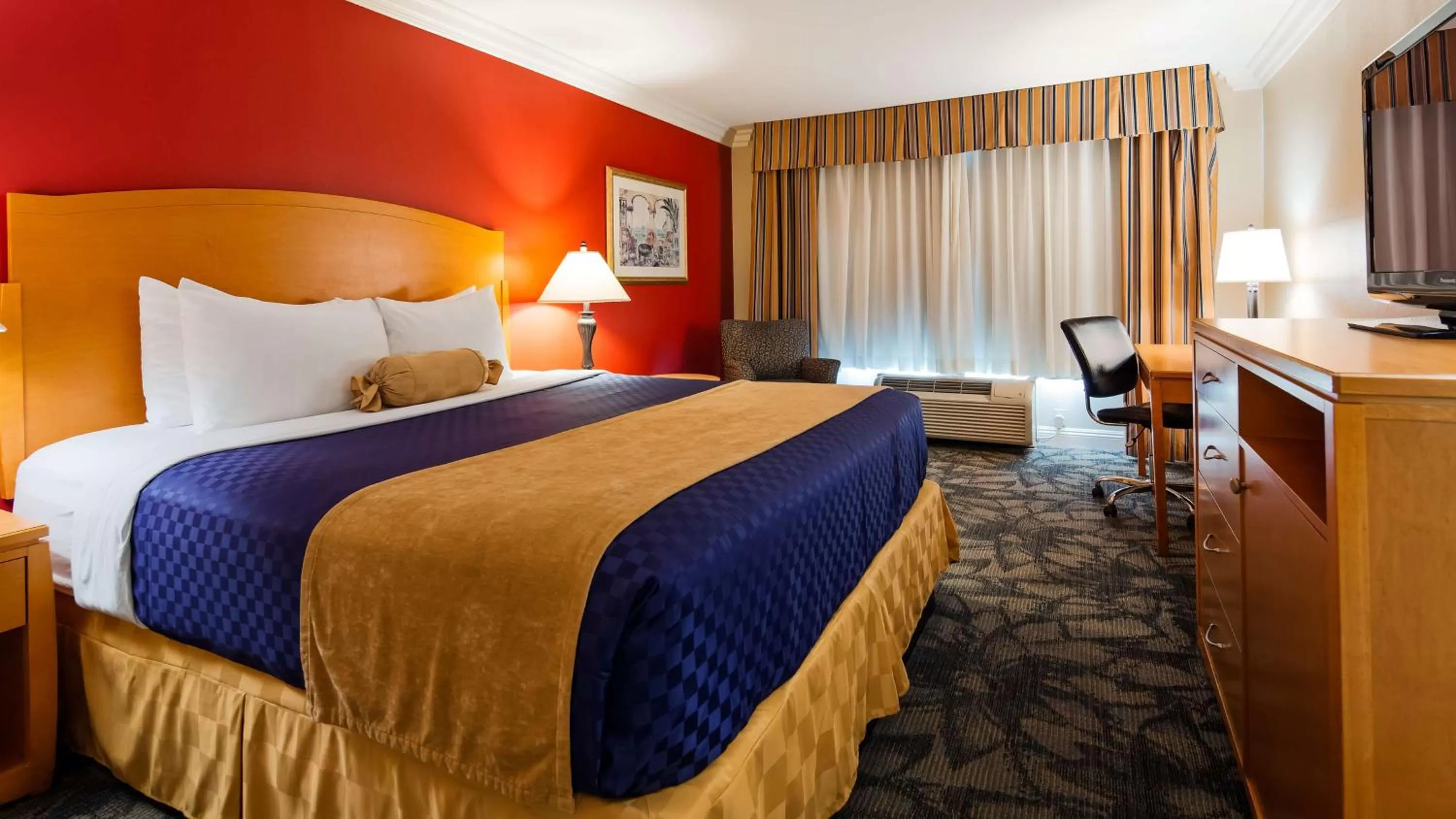 Photo of the whole room, Bed in Best Western Plus - Anaheim Orange County Hotel