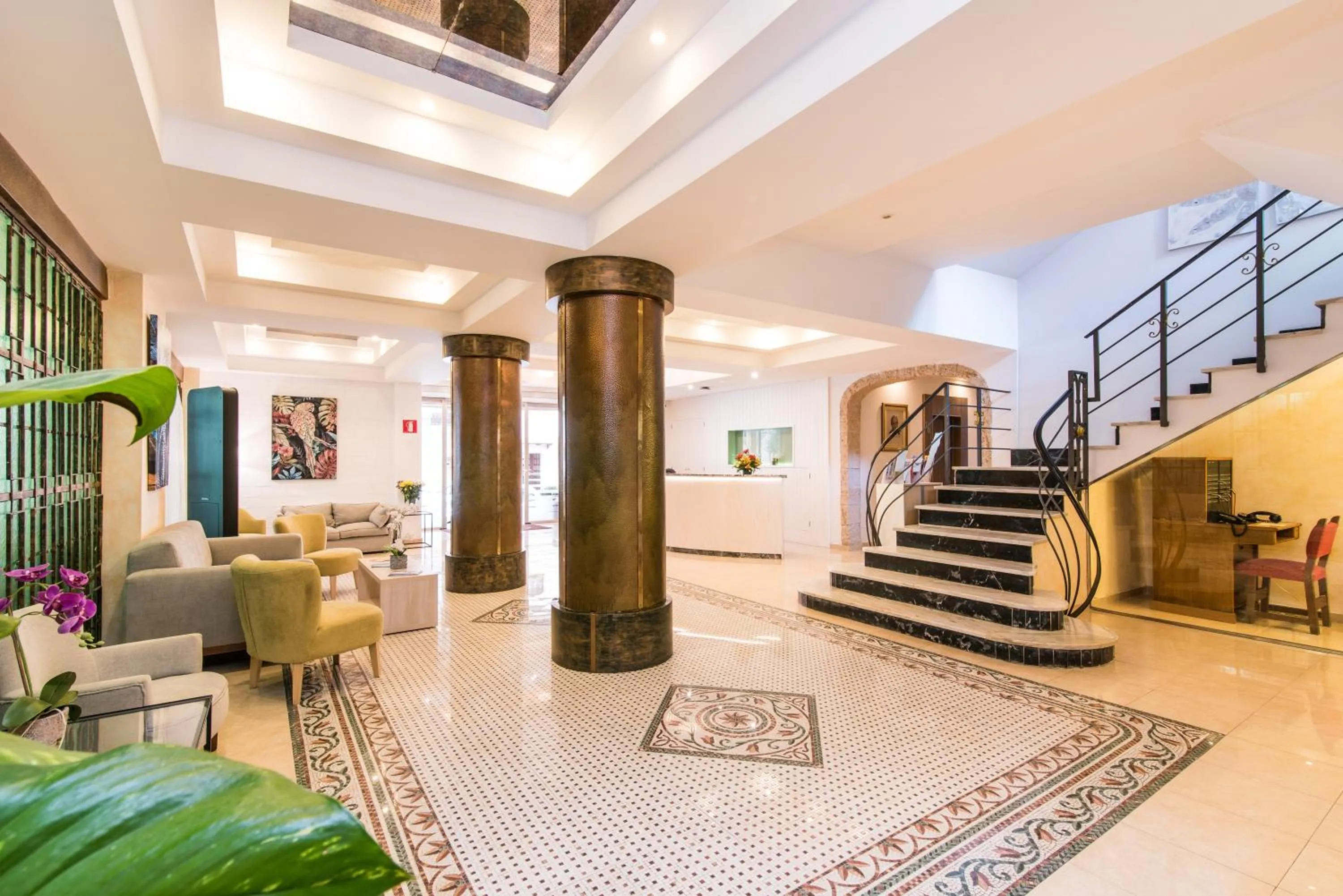 Lobby or reception in Hotel Baviera