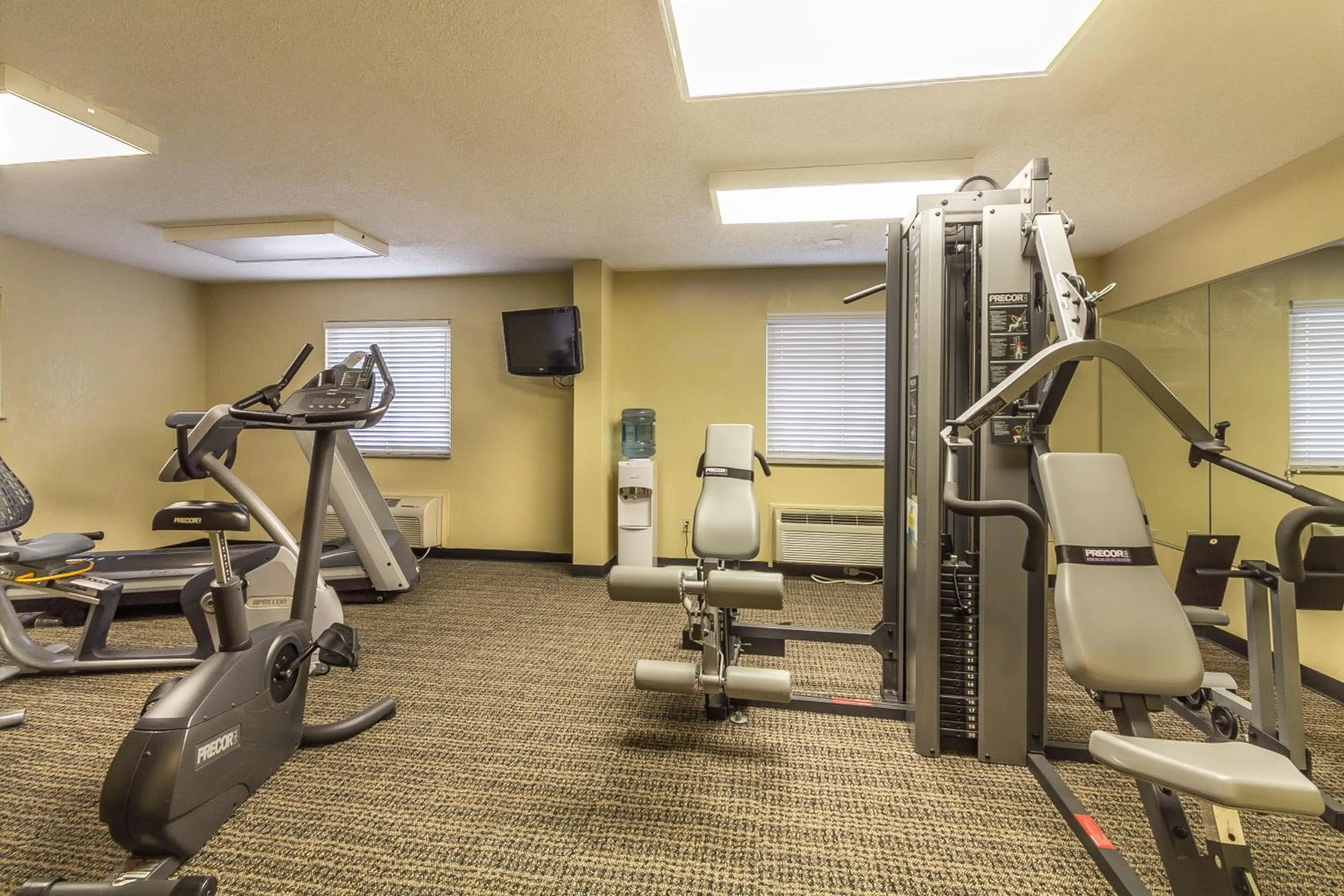 Fitness centre/facilities in Baymont by Wyndham Kansas City KU Medical Center