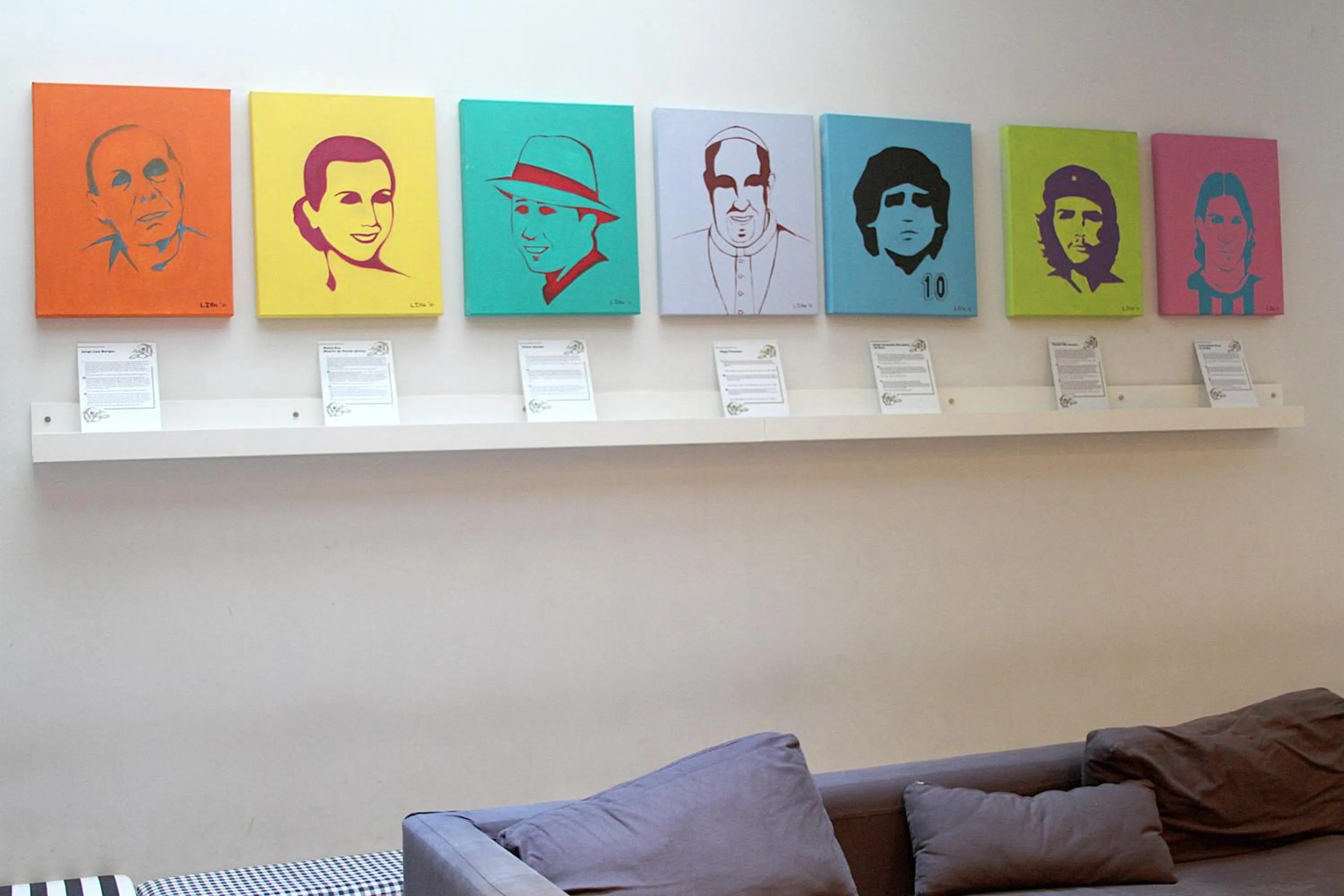 Communal lounge/ TV room in America Del Sur Hostel Buenos Aires