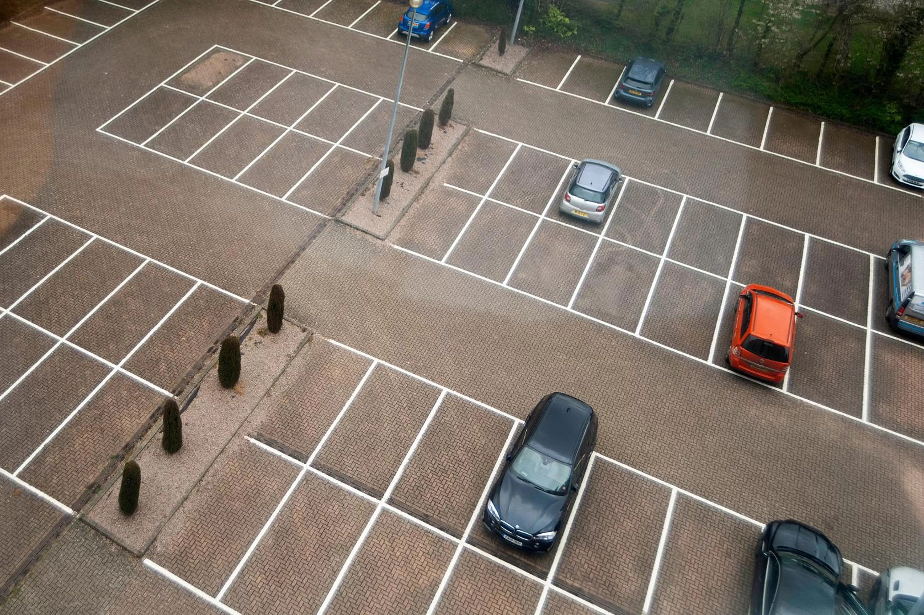 Parking in Sandman Signature London Gatwick Hotel