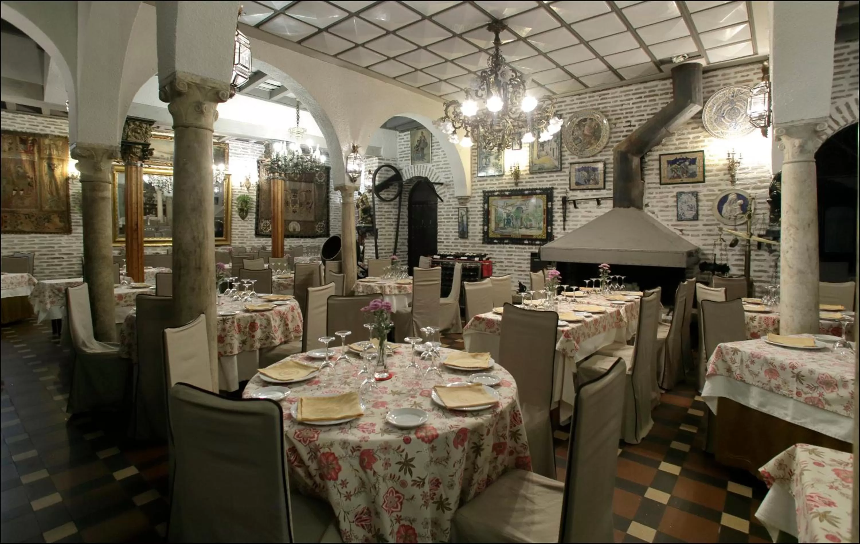 Restaurant/places to eat in Hotel Convento La Gloria