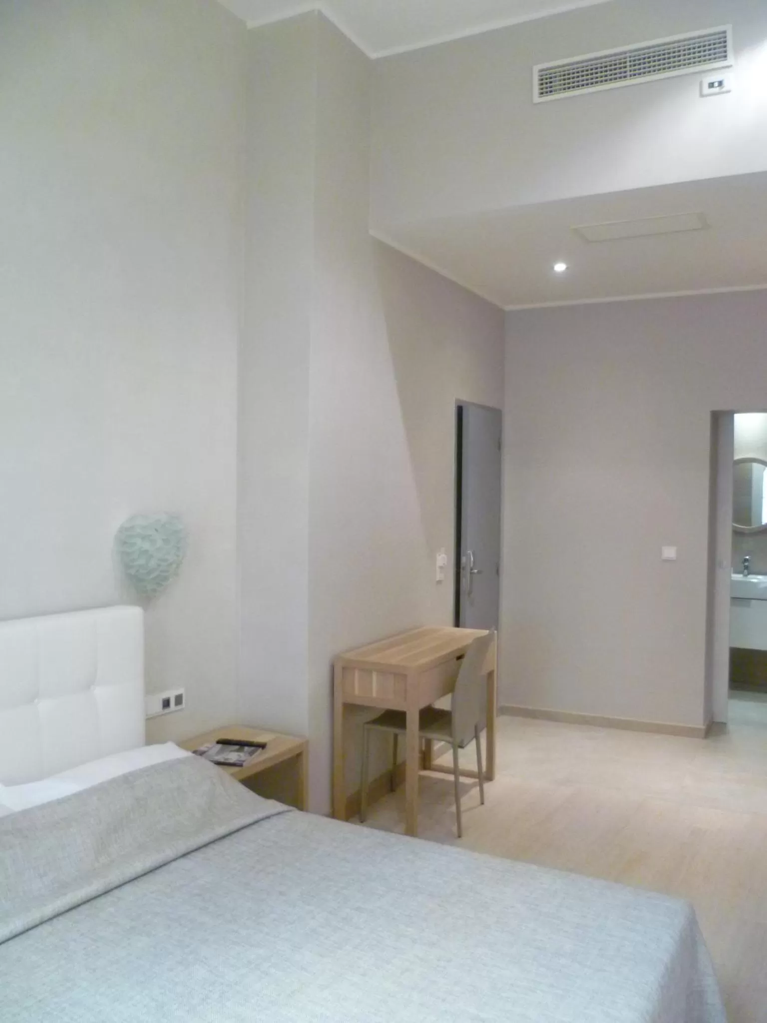 Photo of the whole room, Bed in Hotel Rossetti