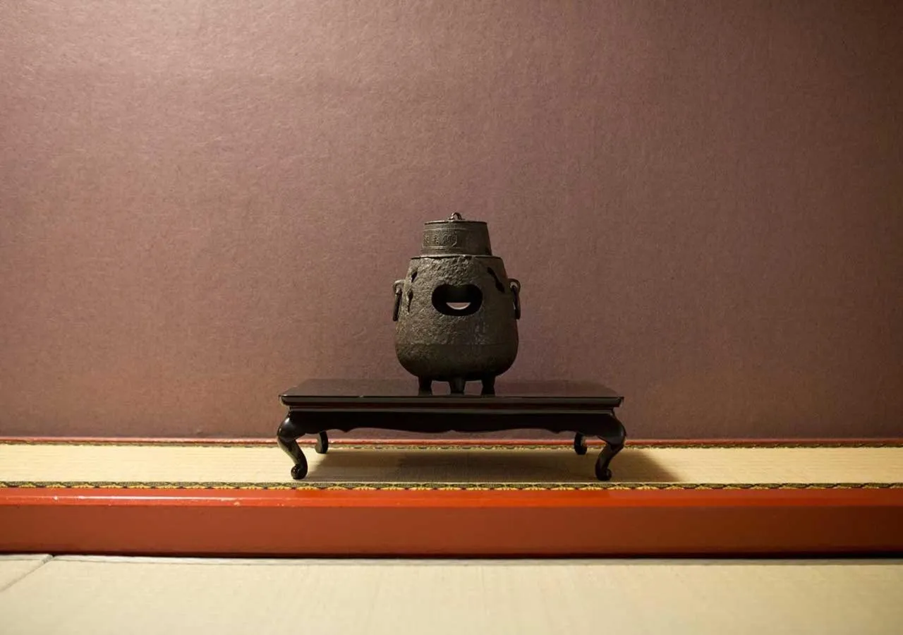 Photo of the whole room in Aura Tachibana