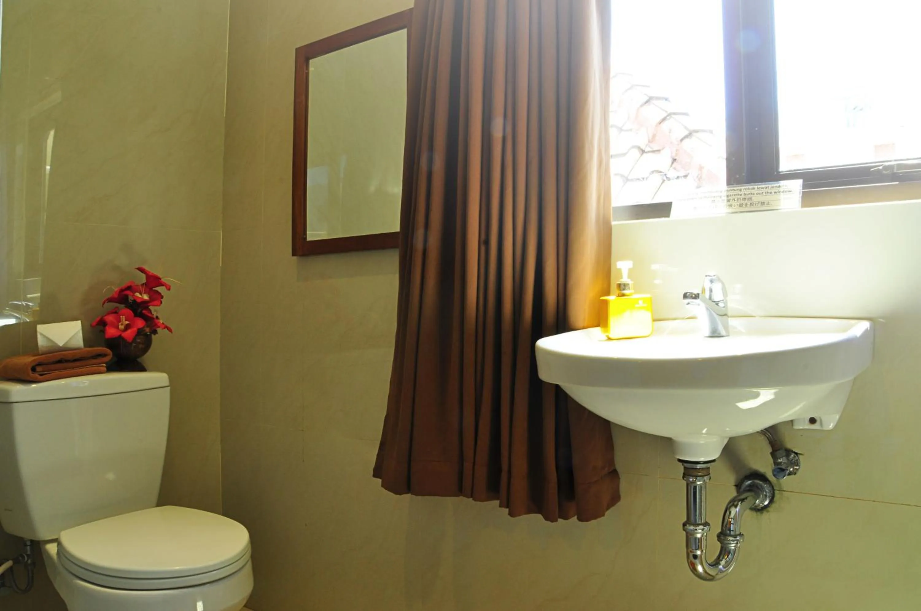 Bathroom in Guest House Matahari