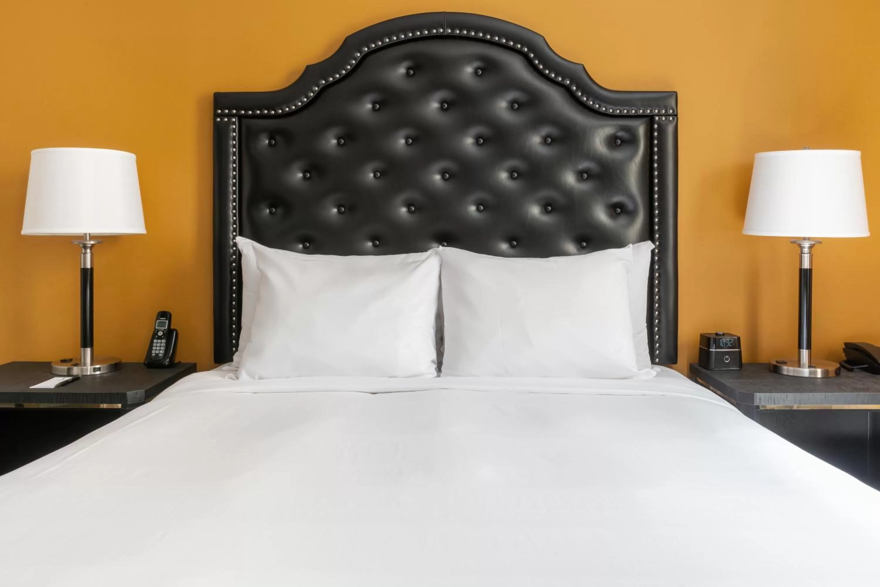 Bed in Hotel Clarendon