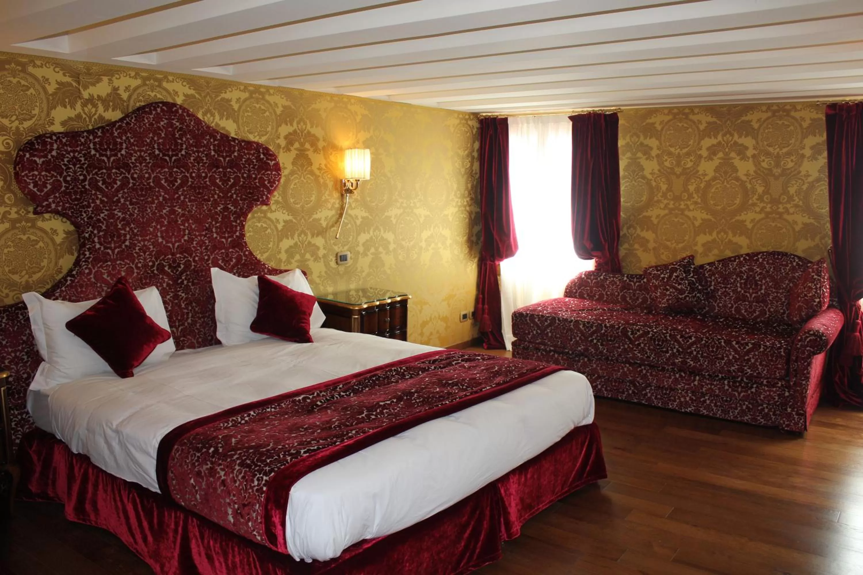 Bed in Hotel Casanova