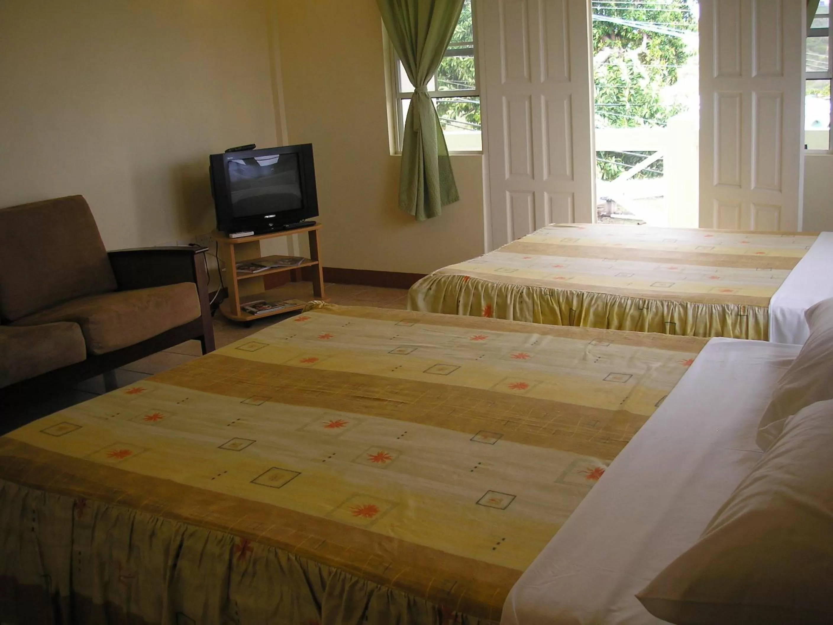 Day, Bed in The Relax Inn