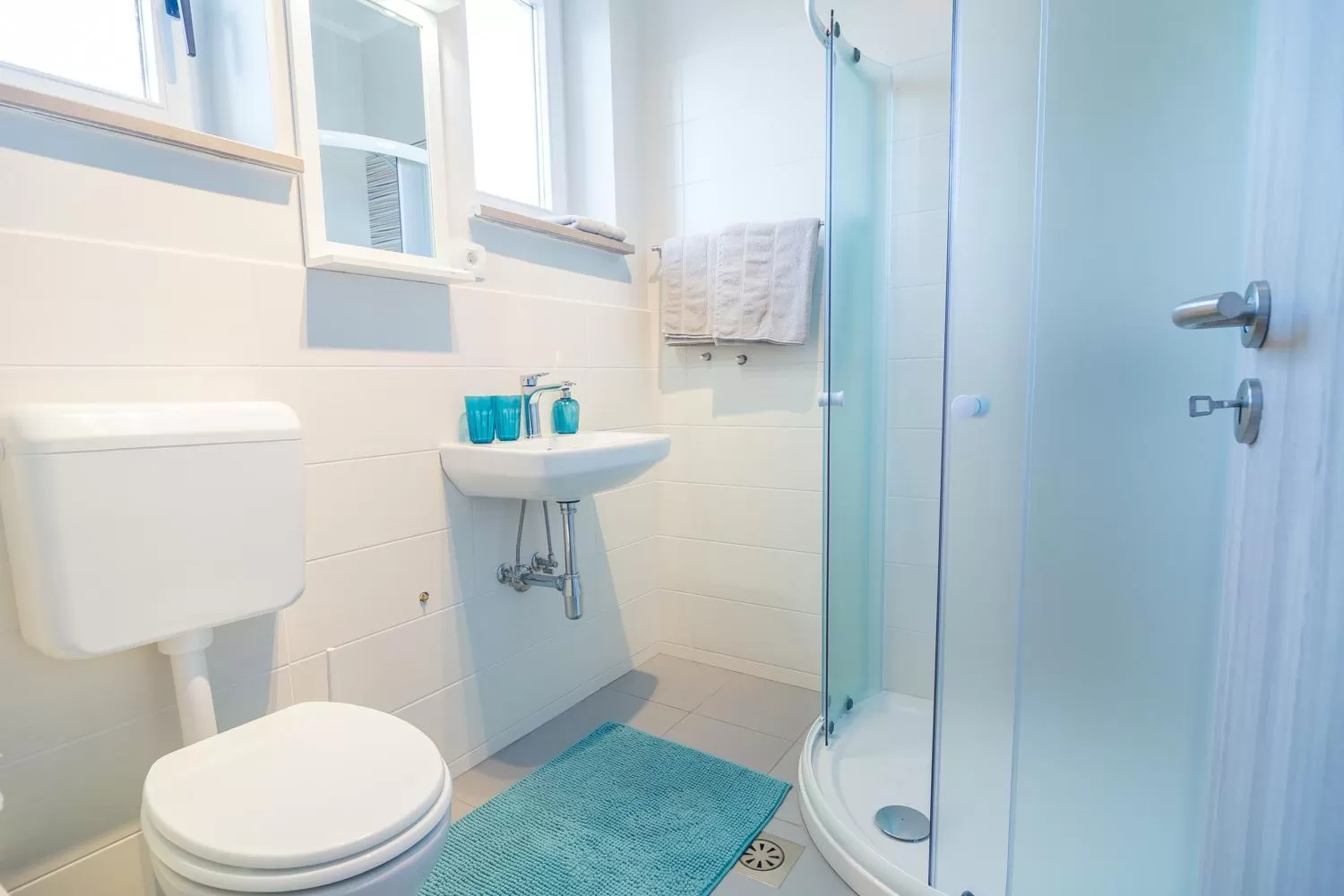 Bathroom in HOP HOUSE Garni Hotel