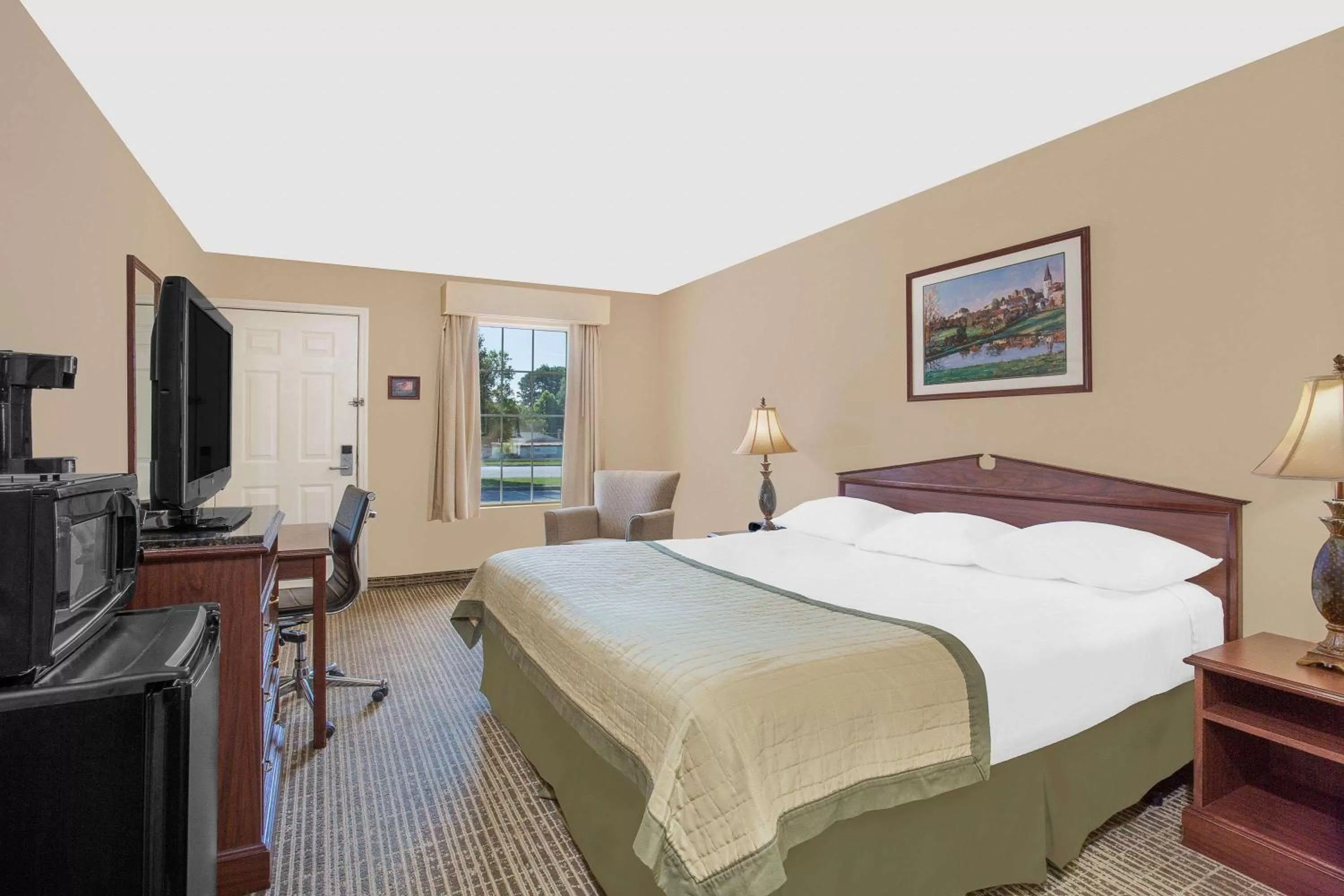 King Room- Non-Smoking in Baymont by Wyndham Roanoke Rapids