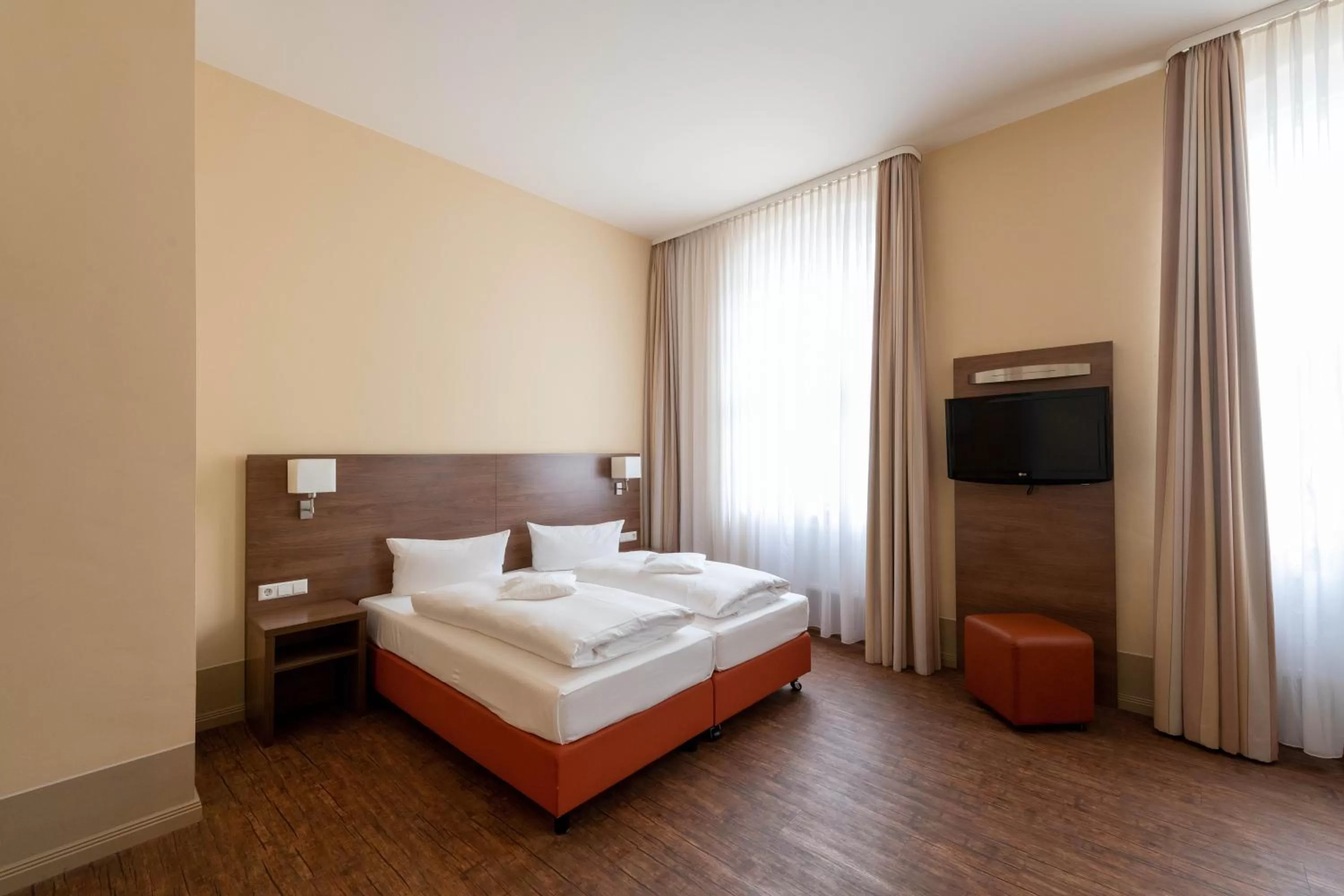 TV and multimedia, Bed in Hotel am Großen Waisenhaus