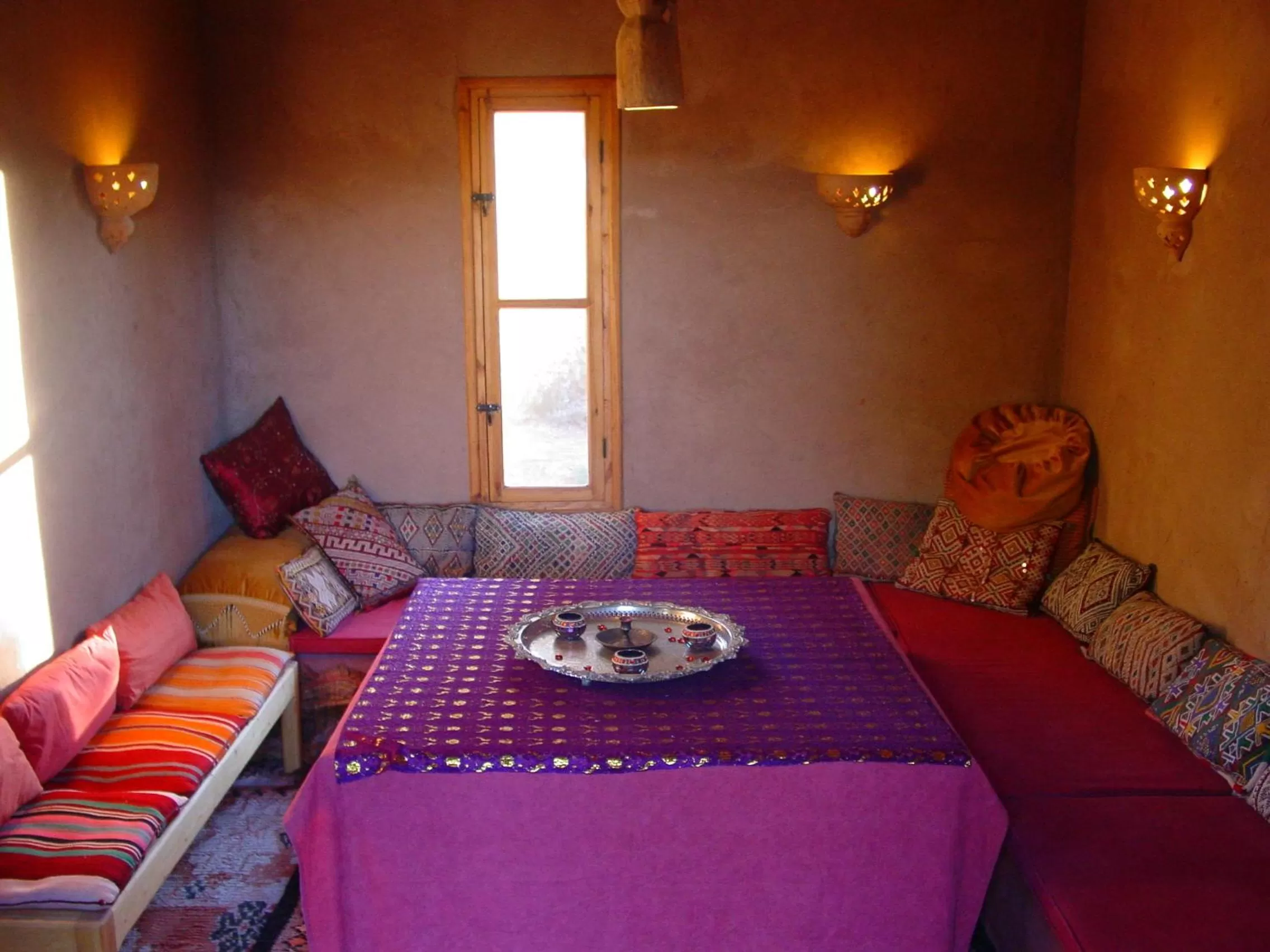 Restaurant/places to eat, Bed in Dar Paru