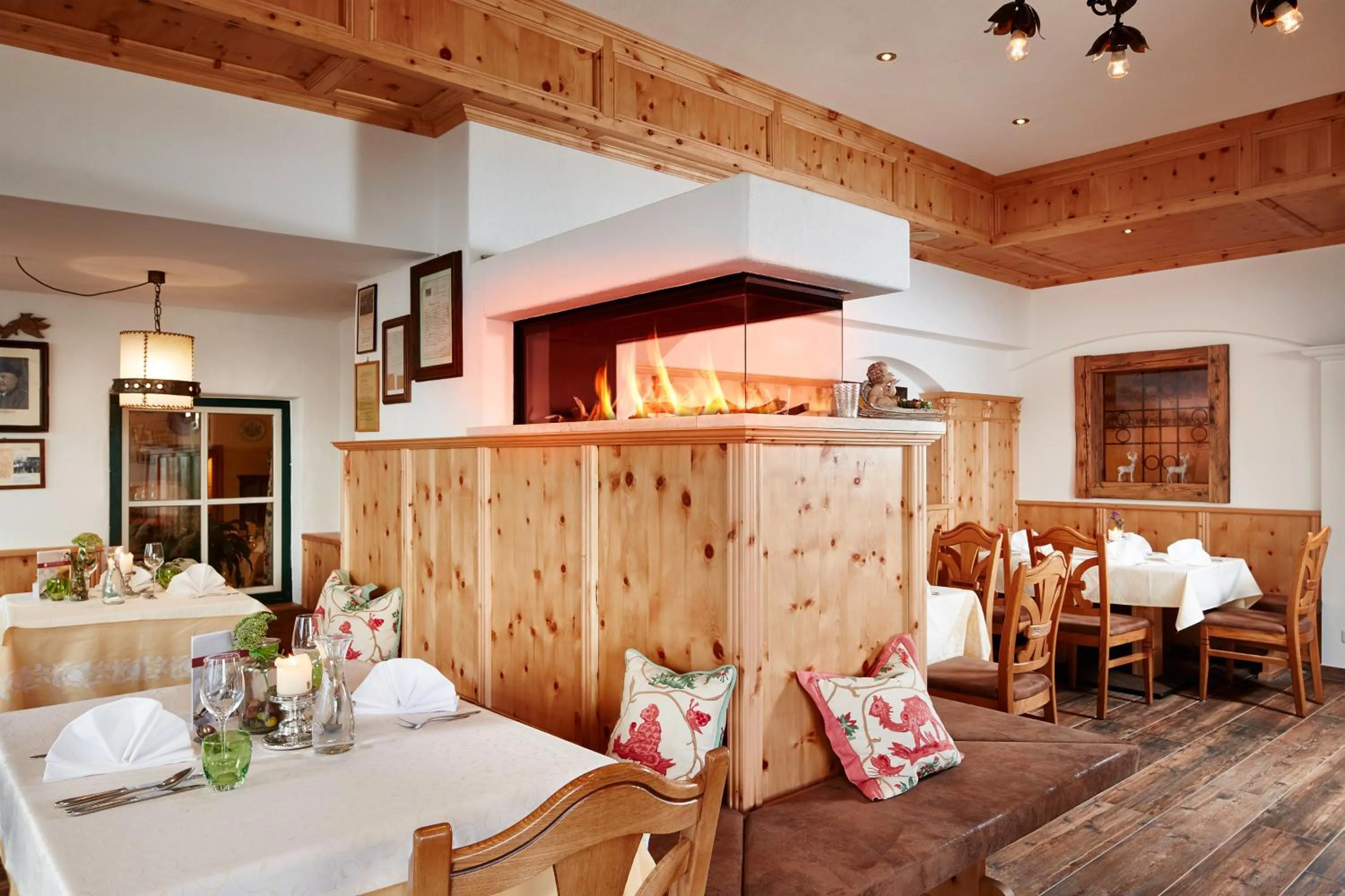 Restaurant/places to eat in Romantikhotel Zell am See