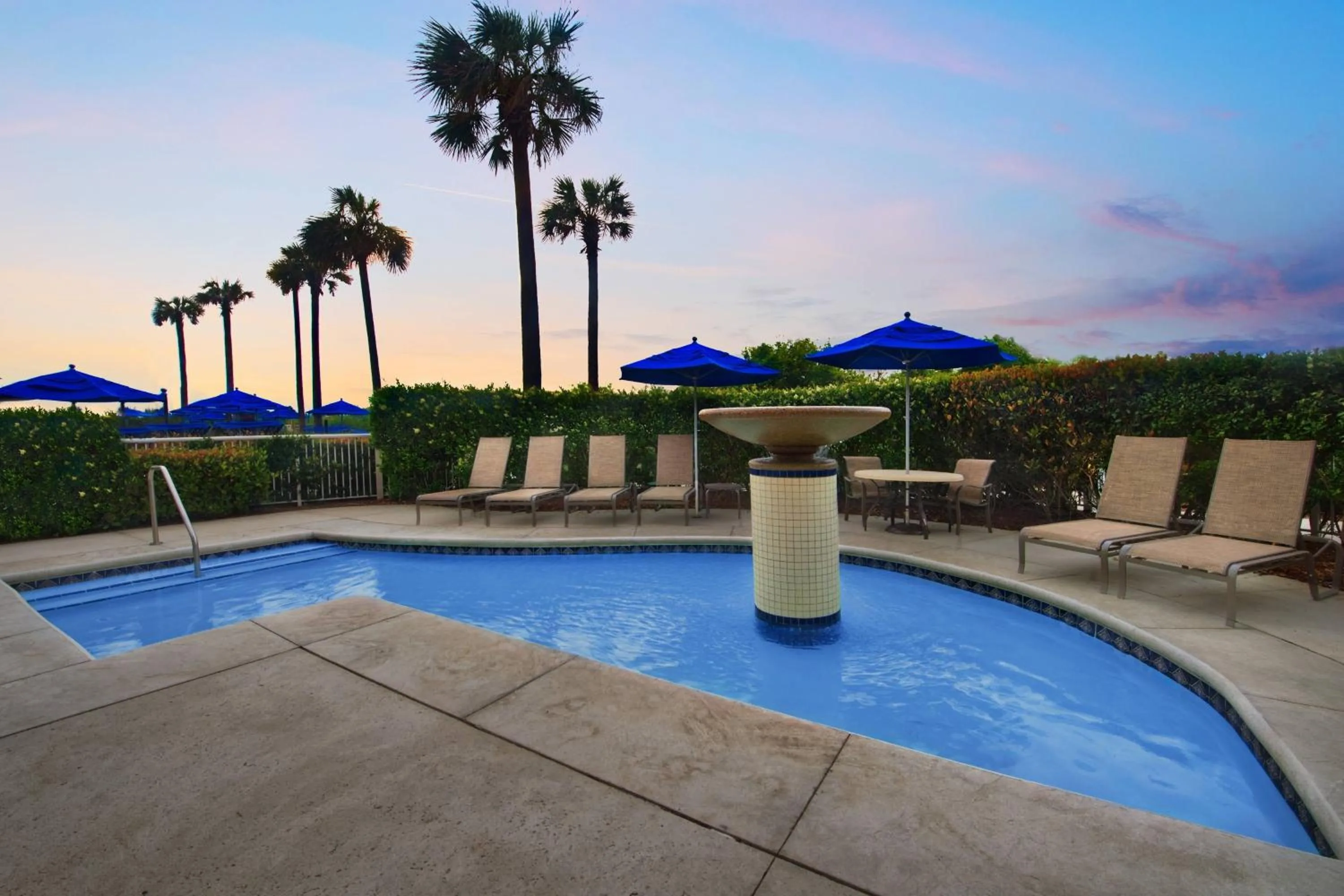 Swimming pool in Marriott's OceanWatch Villas at Grande Dunes