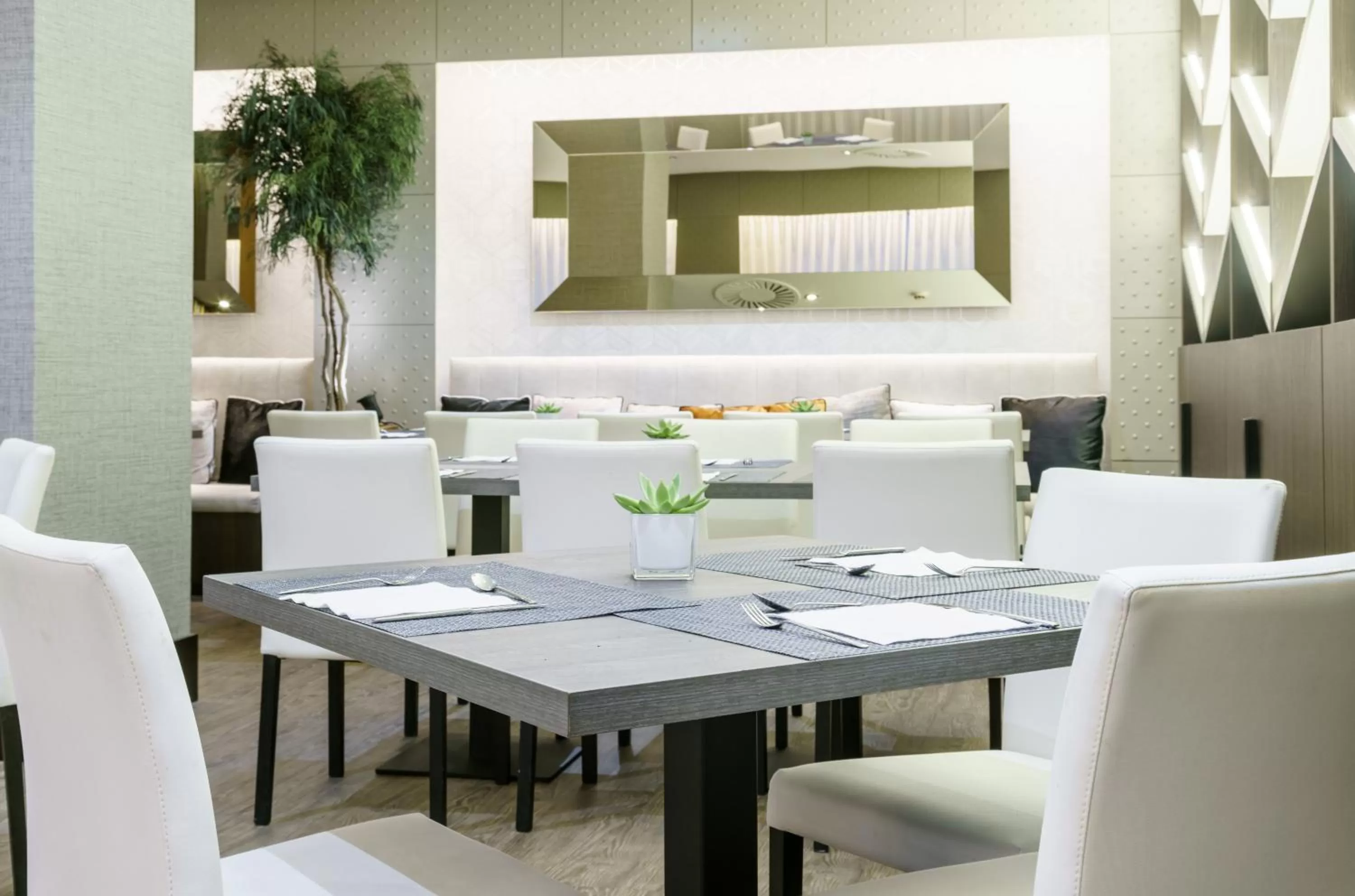 Restaurant/places to eat in Hotel Ilunion Bilbao