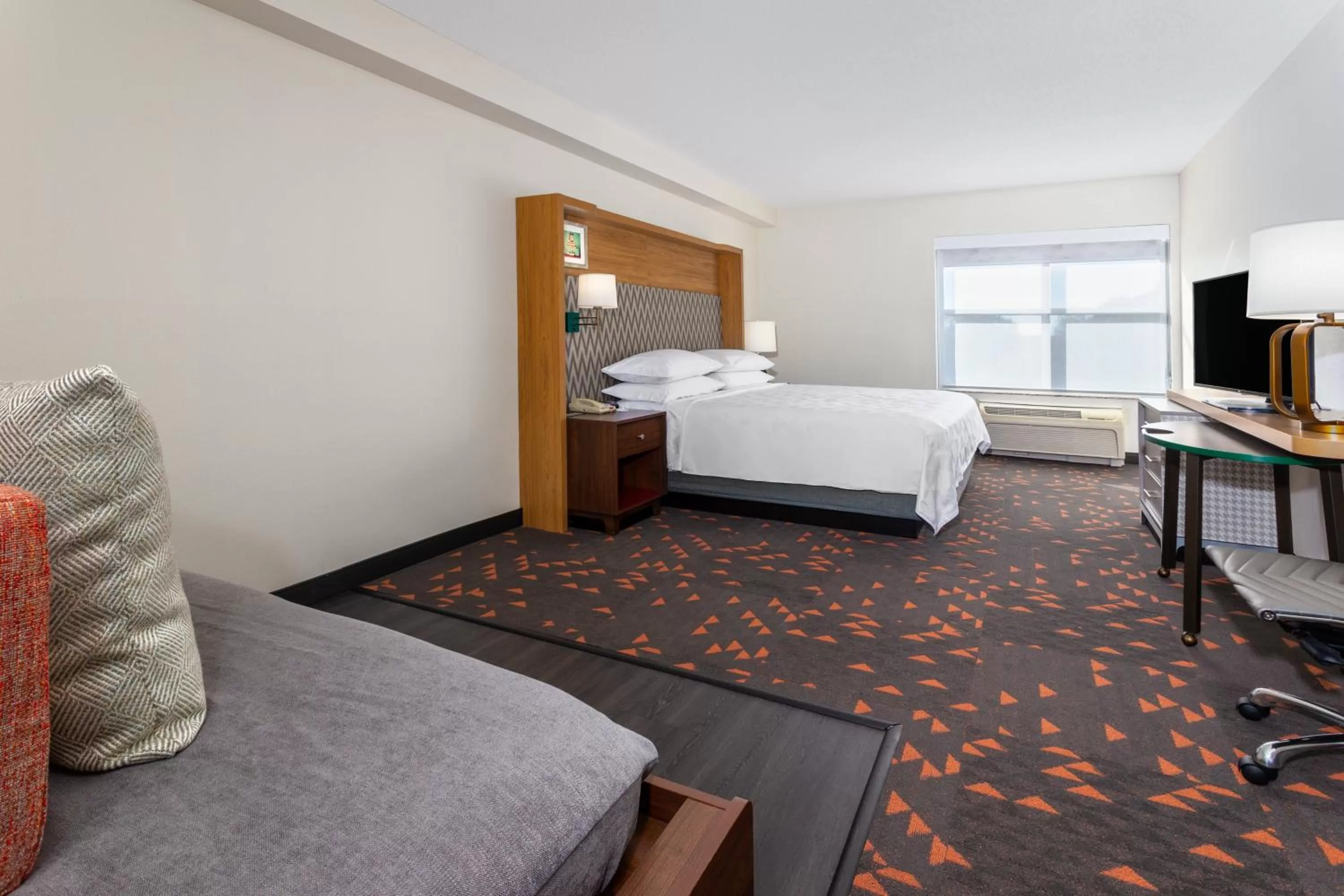 Photo of the whole room, Bed in Holiday Inn Winter Haven by IHG