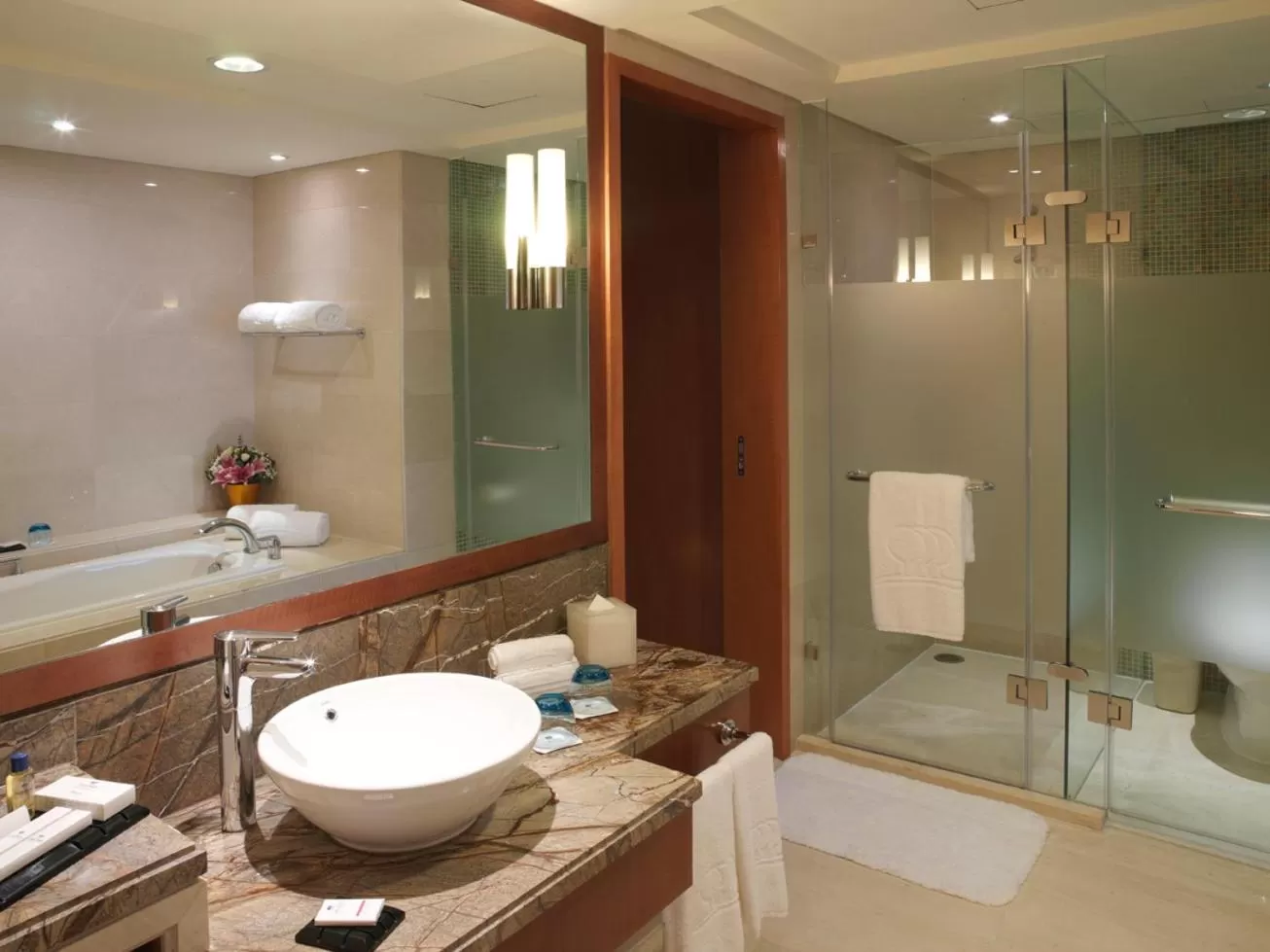 Bathroom in Park Plaza Beijing Wangfujing