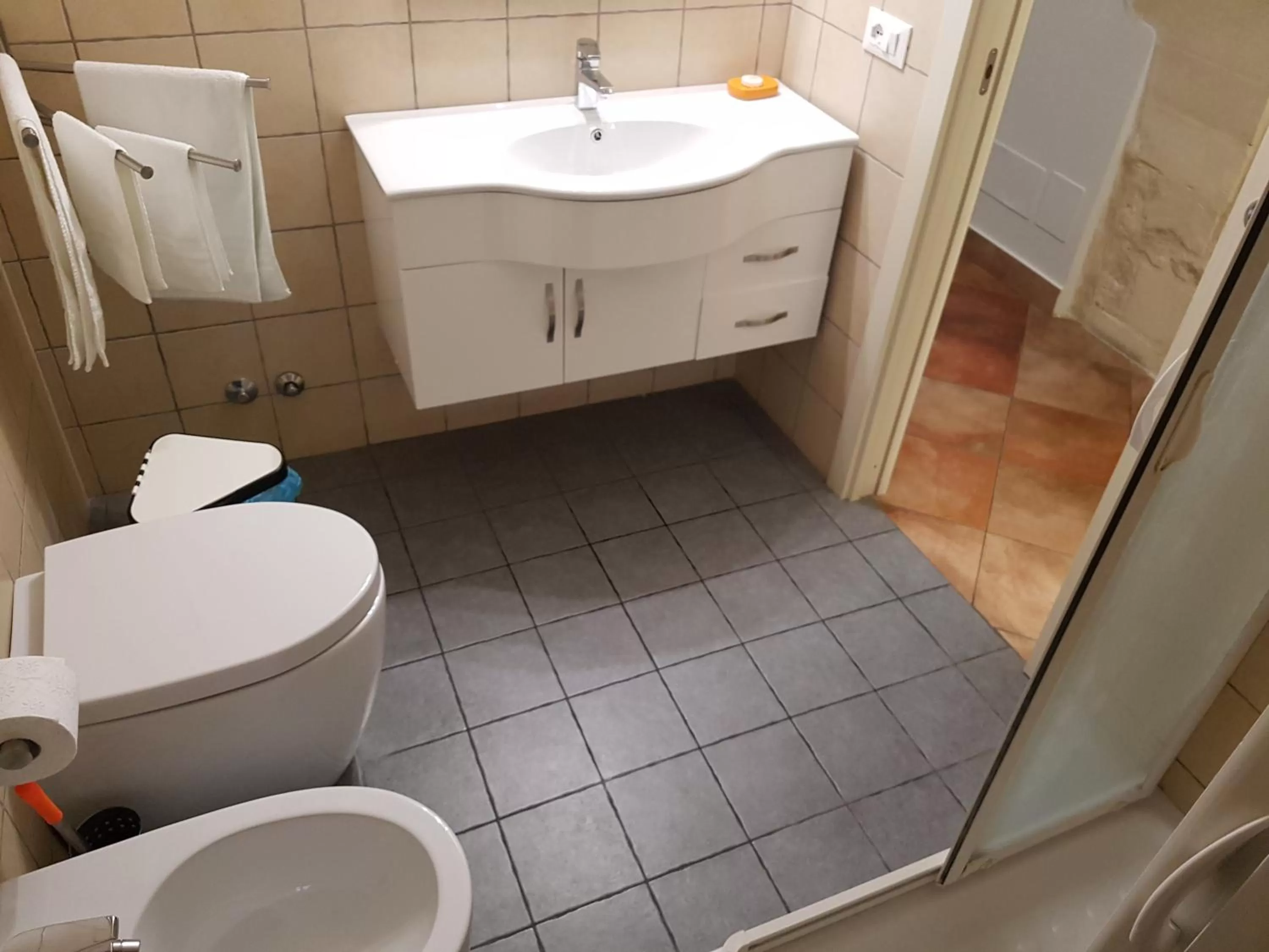 Toilet in Iblea Paradise