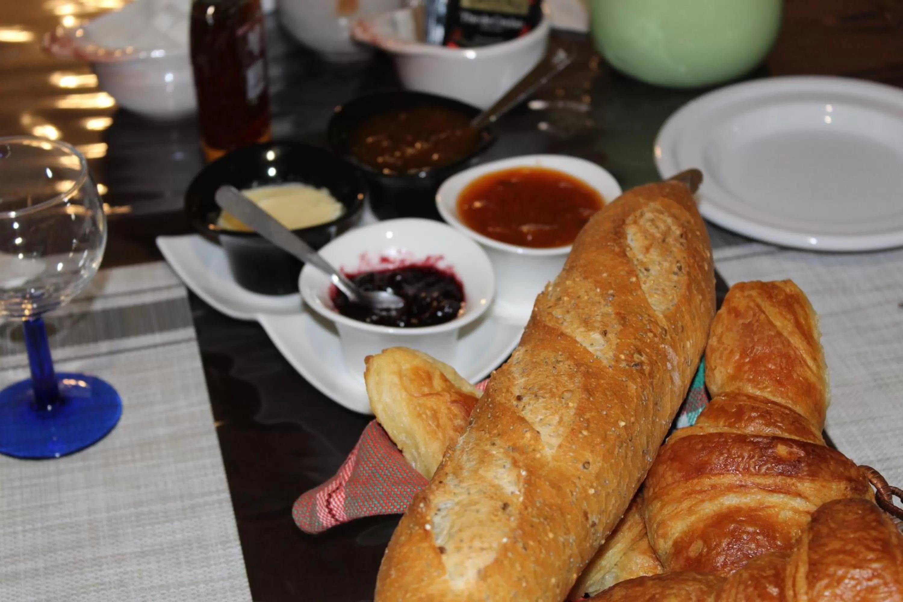 Food and drinks in COMME UN COQ EN PÂTE