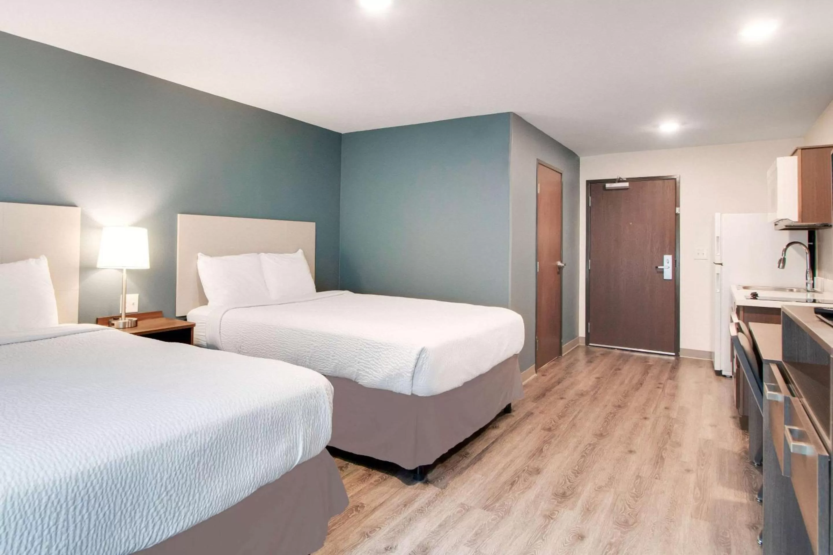 Photo of the whole room, Bed in WoodSpring Suites Lake Jackson